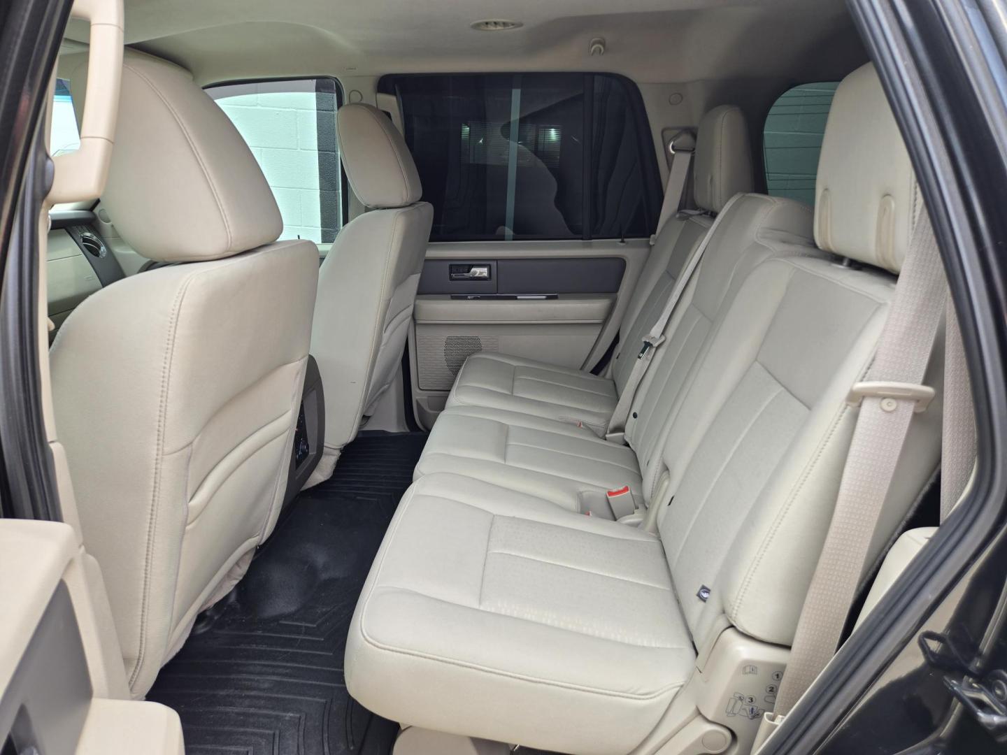 2014 Black Ford Expedition XL 4WD (1FMJU1G57EE) with an 5.4L V8 SOHC 16V FFV engine, 6-Speed Automatic transmission, located at 503 West Court, Seguin, TX, 78155, (830) 379-3373, 29.568621, -97.969803 - 2014 Ford Expedition XL 4WD with a 5.4L V8 SOHC 16V FFV, Automatic, Tilt, Cruise, AM/FM Touchscreen Stereo, Power Windows, Locks, Seat and Side Mirrors, Rear A/C, Tinted Windows, Automatic Headlights, Running Boards, Alloy Wheels, Rear Wipers, Rear Defroster and more!! - Photo#6