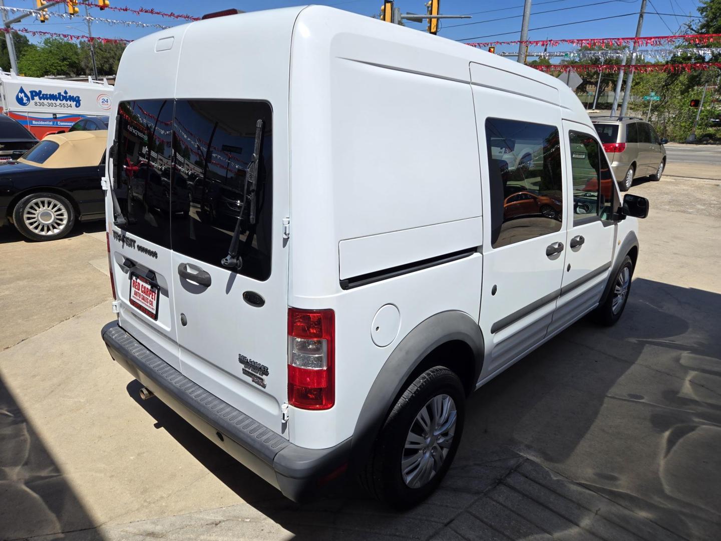 2013 WHITE Ford Transit Connect XL (NM0LS6AN0DT) with an 2.0L L4 DOHC 16V engine, 4-Speed Automatic transmission, located at 503 West Court, Seguin, TX, 78155, (830) 379-3373, 29.568621, -97.969803 - 2013 Ford Transit Connect XL with a 2.0L L4 DOHC 16V, Automatic, Tilt, AM/FM Stereo, Overhead Storage, Rear Wiper, Rear Defroster and more!! - Photo#2
