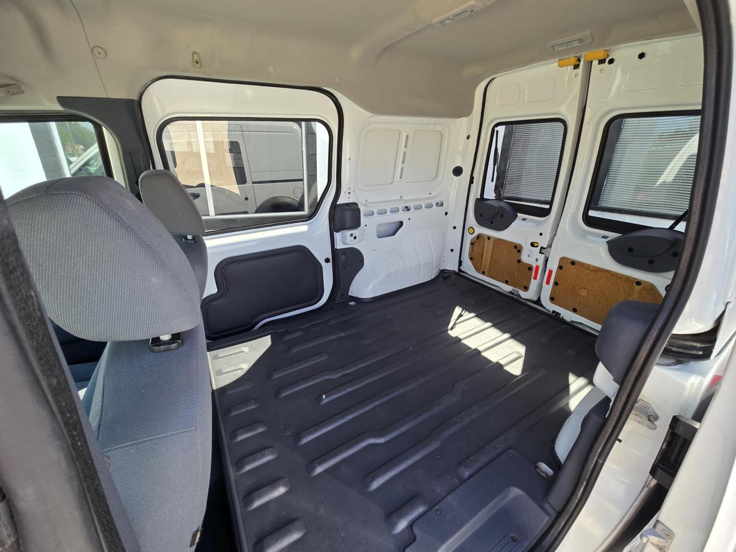 2013 WHITE Ford Transit Connect XL (NM0LS6AN0DT) with an 2.0L L4 DOHC 16V engine, 4-Speed Automatic transmission, located at 503 West Court, Seguin, TX, 78155, (830) 379-3373, 29.568621, -97.969803 - 2013 Ford Transit Connect XL with a 2.0L L4 DOHC 16V, Automatic, Tilt, AM/FM Stereo, Overhead Storage, Rear Wiper, Rear Defroster and more!! - Photo#6