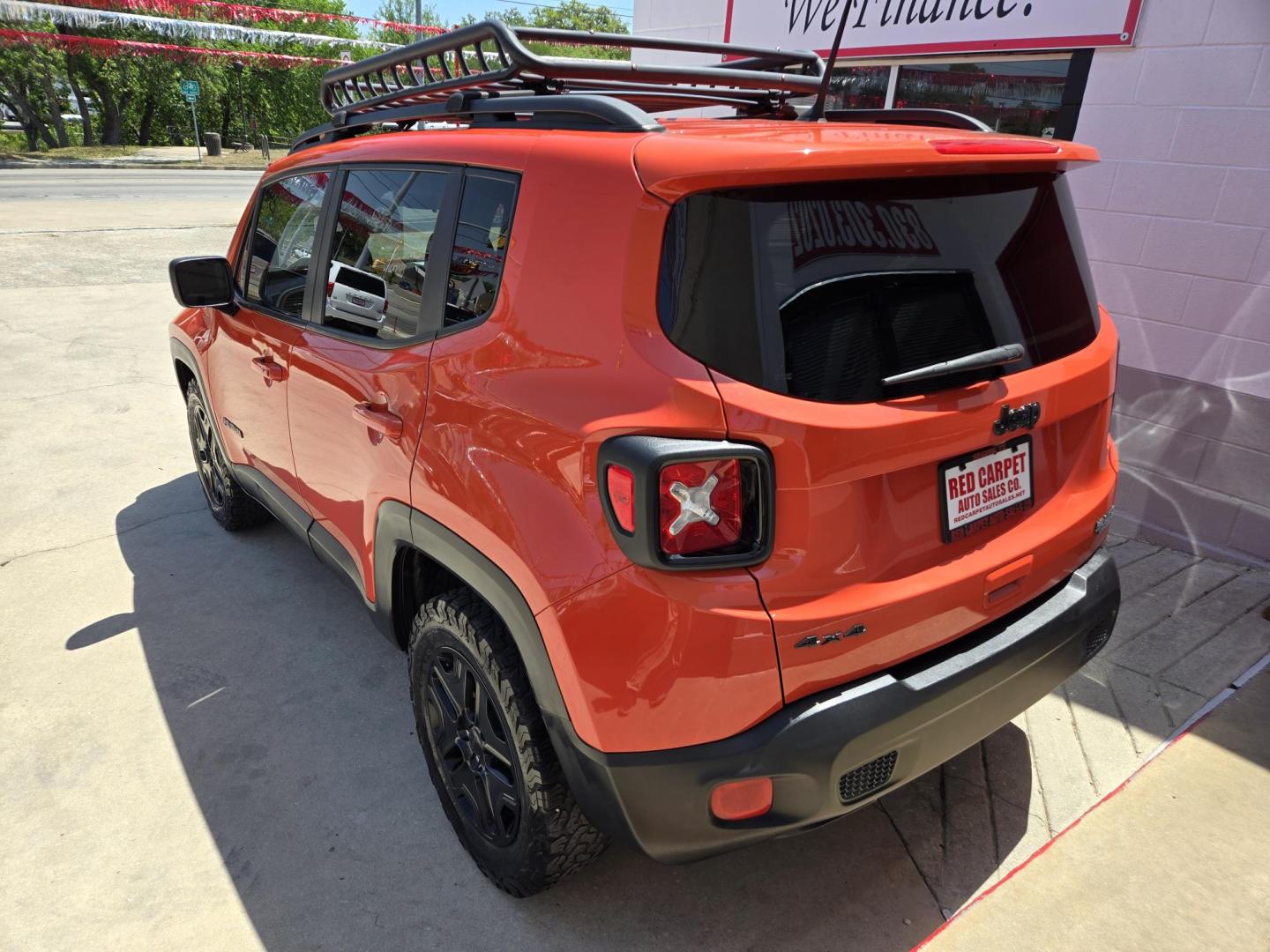 2018 Orange Jeep Renegade Sport 4WD (ZACCJBAB5JP) with an 2.4L L4 DOHC 16V engine, Automatic transmission, located at 503 West Court, Seguin, TX, 78155, (830) 379-3373, 29.568621, -97.969803 - Photo#3
