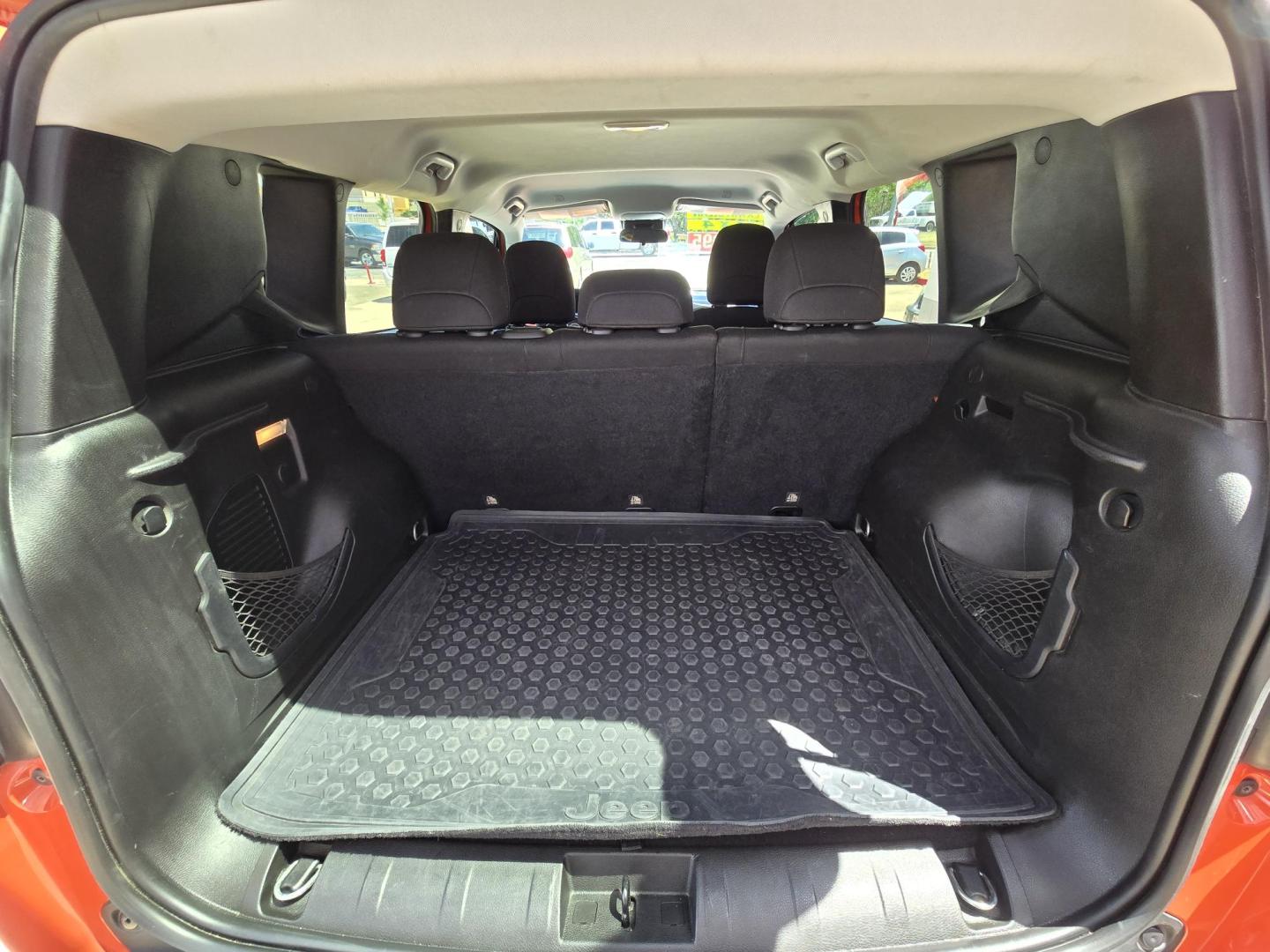 2018 Orange Jeep Renegade Sport 4WD (ZACCJBAB5JP) with an 2.4L L4 DOHC 16V engine, Automatic transmission, located at 503 West Court, Seguin, TX, 78155, (830) 379-3373, 29.568621, -97.969803 - Photo#7