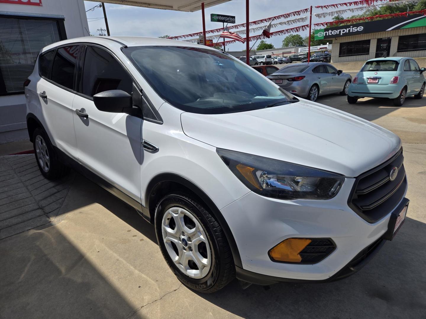 2019 WHITE Ford Escape S FWD (1FMCU0F72KU) with an 2.5L L4 DOHC 16V engine, 6A transmission, located at 503 West Court, Seguin, TX, 78155, (830) 379-3373, 29.568621, -97.969803 - 2019 Ford Escape S FWD with a 2.5L L4 DOHC 16V, Automatic, Tilt, Cruise, AM/FM Stereo, Power Windows, Locks and Side Mirrors, Bluetooth, Backup Camera, Tinted Windows, Automatic Headlights, Rear Wiper, Rear Defroster and more!! - Photo#1