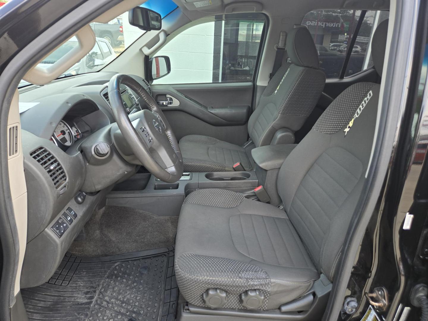 2014 Black Nissan Frontier SL Crew Cab 4WD (1N6AD0EV7EN) with an 4.0L V6 DOHC 24V engine, 5-Speed Automatic transmission, located at 503 West Court, Seguin, TX, 78155, (830) 379-3373, 29.568621, -97.969803 - 2014 Nissan Frontier SL Crew Cab 4WD with a 4.0L V6 DOHC 24V, Automatic, Tilt, Cruise, AM/FM/CD/AUX Stereo, Power Windows, Locks and Side Mirrors, Bluetooth, Dual Climate Control, Heated Seats, Tinted Windows, Running Boards, Alloy Wheels and more!! - Photo#4