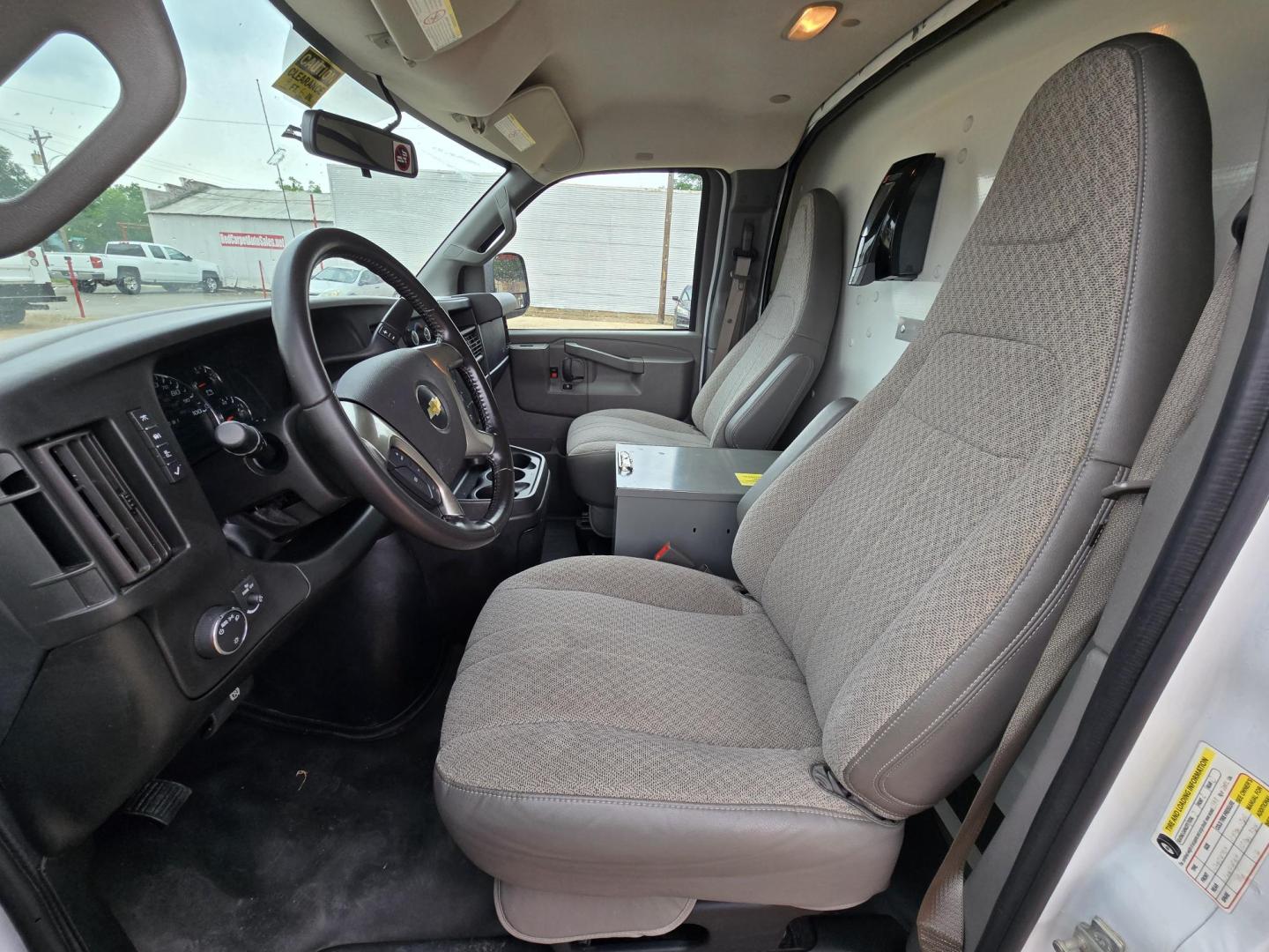 2019 WHITE Chevrolet Express G3500 139" (1GB0GRFP8K1) with an 4.3L V6 F OHV 12V engine, 6A transmission, located at 503 West Court, Seguin, TX, 78155, (830) 379-3373, 29.568621, -97.969803 - 2019 Chevrolet Express G3500 High Cube Van with a 4.3L V6 F OHV 12V, Automatic, Tilt, Cruise, AM/FM/AUX Stereo, Power Windows, Locks and Side Mirrors, Bluetooth, Onstar Capability, Automatic Headlights, Alloy Wheels, Rear Folding Shelving, Power Inverter, Winch, Ramps, Backup Camera and more!! - Photo#4