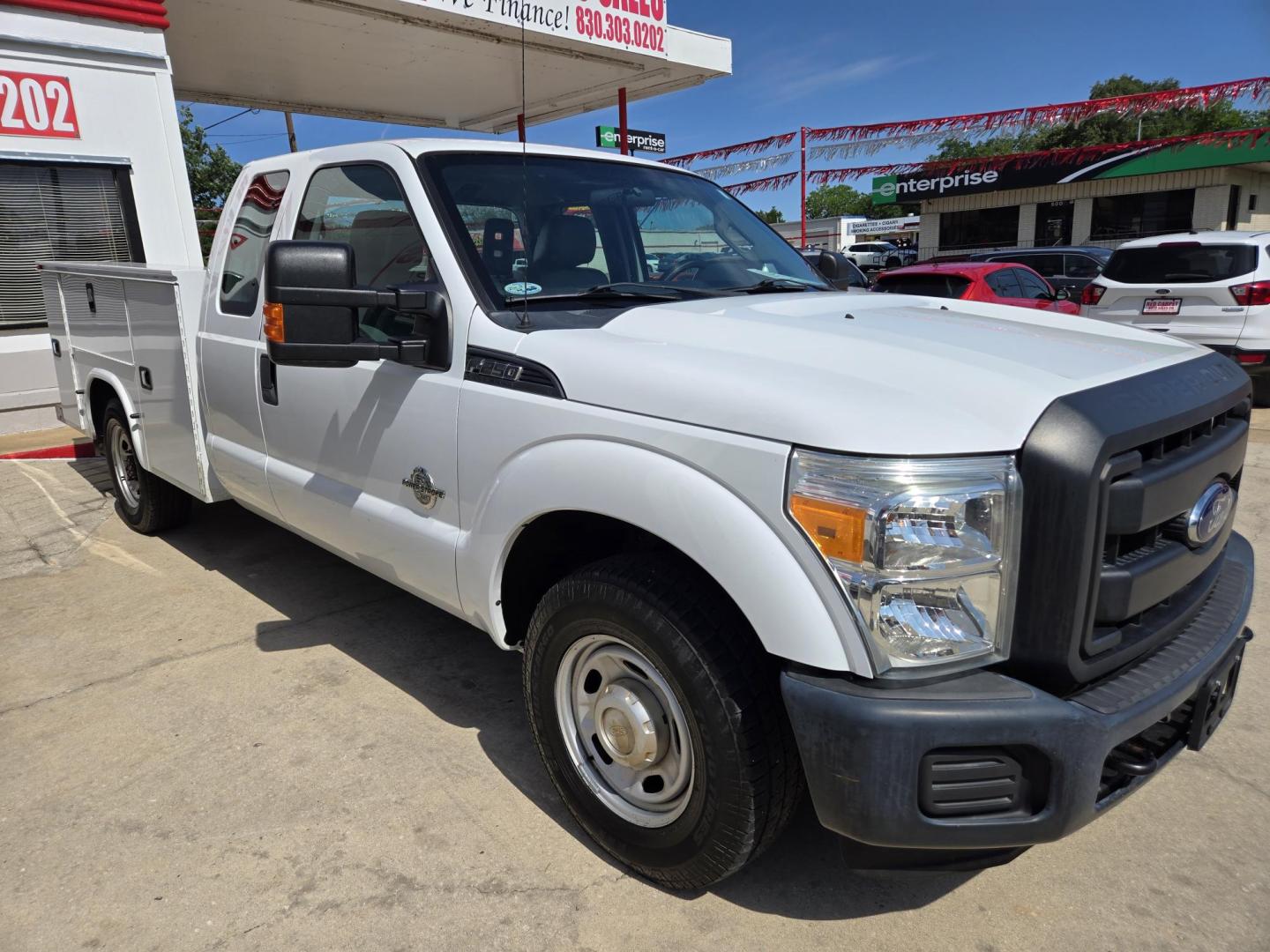 2015 WHITE Ford F-250 SD Lariat SuperCab 2WD (1FD7X2AT0FE) with an 6.7L V8 OHV 16V DIESEL engine, 6A transmission, located at 503 West Court, Seguin, TX, 78155, (830) 379-3373, 29.568621, -97.969803 - 2015 Ford F-250 SD Lariat SuperCab 2WD with a 6.7L V8 OHV 16V DIESEL, Automatic, Tilt, Cruise, AM/FM/CD/AUX Stereo, Power Windows, Locks and Side Mirrors, Knapheide Utility Box, Trailer Towing, Front Bench Seating, Alloy Wheels and more!! - Photo#1