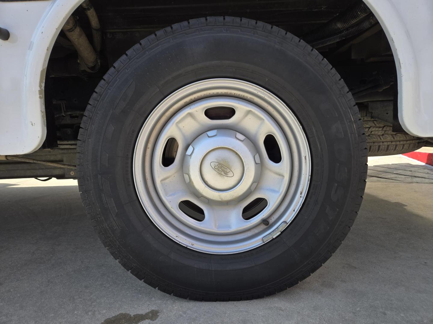 2015 WHITE Ford F-250 SD Lariat SuperCab 2WD (1FD7X2AT0FE) with an 6.7L V8 OHV 16V DIESEL engine, 6A transmission, located at 503 West Court, Seguin, TX, 78155, (830) 379-3373, 29.568621, -97.969803 - 2015 Ford F-250 SD Lariat SuperCab 2WD with a 6.7L V8 OHV 16V DIESEL, Automatic, Tilt, Cruise, AM/FM/CD/AUX Stereo, Power Windows, Locks and Side Mirrors, Knapheide Utility Box, Trailer Towing, Front Bench Seating, Alloy Wheels and more!! - Photo#9