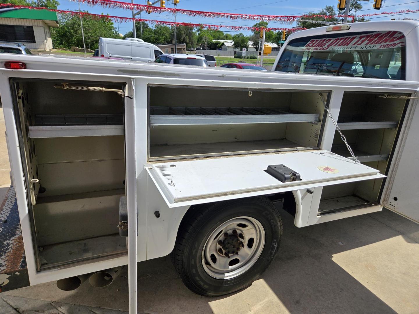 2015 WHITE Ford F-250 SD Lariat SuperCab 2WD (1FD7X2AT0FE) with an 6.7L V8 OHV 16V DIESEL engine, 6A transmission, located at 503 West Court, Seguin, TX, 78155, (830) 379-3373, 29.568621, -97.969803 - 2015 Ford F-250 SD Lariat SuperCab 2WD with a 6.7L V8 OHV 16V DIESEL, Automatic, Tilt, Cruise, AM/FM/CD/AUX Stereo, Power Windows, Locks and Side Mirrors, Knapheide Utility Box, Trailer Towing, Front Bench Seating, Alloy Wheels and more!! - Photo#8