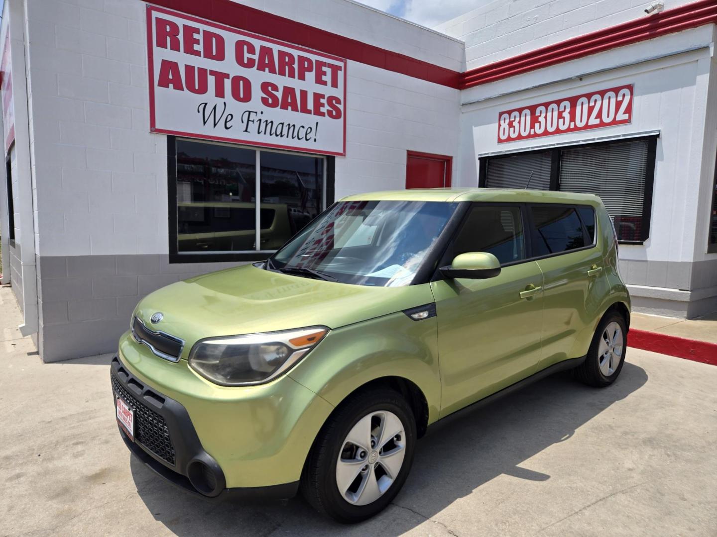 2014 Green Kia Soul Base (KNDJN2A29E7) with an 1.6L L4 DOHC 16V engine, Automatic transmission, located at 503 West Court, Seguin, TX, 78155, (830) 379-3373, 29.568621, -97.969803 - 2014 Kia Soul Base with a 1.6L L4 DOHC 16V, Automatic, Tilt, Cruise, AM/FM/AUX Stereo, Power Windows, Locks, and Side Mirrors, Bluetooth, Tinted Windows, Alloy Wheels, Rear Wiper, Rear Defroster and more!! - Photo#0