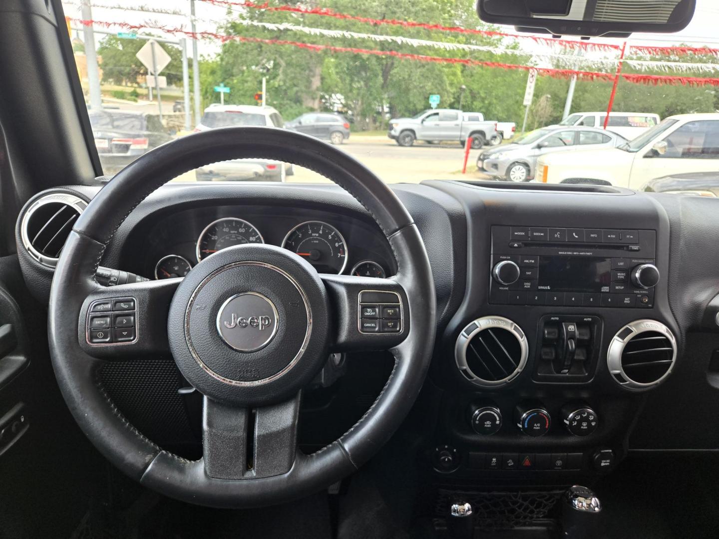 2017 GRAY Jeep Wrangler Unlimited Sahara 4WD (1C4BJWEG5HL) with an 3.6L V6 DOHC 24V FFV engine, Automatic transmission, located at 503 West Court, Seguin, TX, 78155, (830) 379-3373, 29.568621, -97.969803 - 2017 Jeep Wrangler Unlimited Sahara 4WD with a 3.6L V6 DOHC 24V FFV, Automatic, Tilt, Cruise, AM/FM/CD/AUX Stereo, Power Windows, Locks and Side Mirrors, Bluetooth, Removable Hard Top, Tinted Windows, Alloy Wheels, Running Boards, Rear Wiper, Rear Defroster and more!! - Photo#5