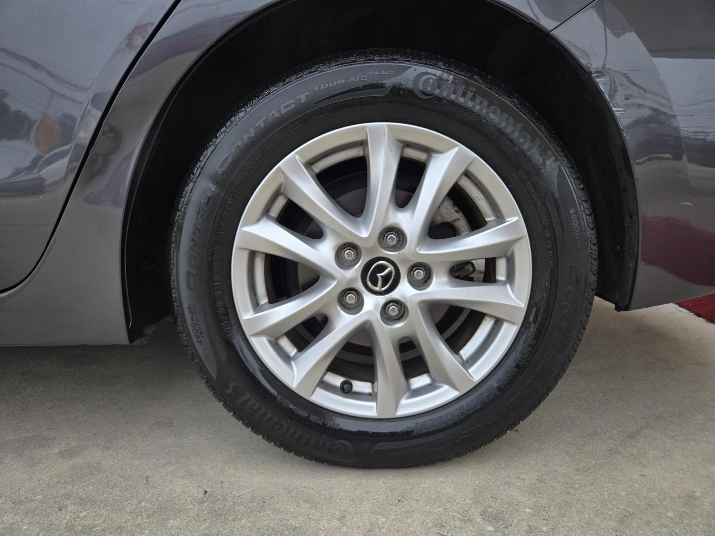 2016 Mazda MAZDA3 i Sport AT 4-Door (JM1BM1U74G1) with an 2.0L L4 DOHC 16V engine, Automatic transmission, located at 503 West Court, Seguin, TX, 78155, (830) 379-3373, 29.568621, -97.969803 - 2016 Mazda MAZDA3 i Sport AT 4-Door with a 2.0L L4 DOHC 16V, Automatic, Tilt, Cruise, AM/FM/AUX Stereo, Power Windows, Locks and Side Mirrors, Bluetooth, Tinted Windows, Backup Camera, Alloy Wheels, Rear Defroster and more!! - Photo#8