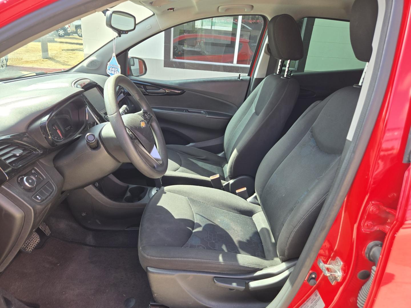 2016 Red Chevrolet Spark 1LT CVT (KL8CD6SA8GC) with an 1.4L L4 16V DOHC engine, CVT transmission, located at 503 West Court, Seguin, TX, 78155, (830) 379-3373, 29.568621, -97.969803 - 2016 Chevrolet Spark LT with a 1.4L L4 16V DOHC, Automatic, Tilt, Cruise, AM/FM/AUX Touchscreen Stereo, Power Windows, Locks and Side Mirrors, Bluetooth, Onstar Capability, Automatic Headlights, Backup Camera, Rear Wiper, Rear Defroster and more!!- Photo#4