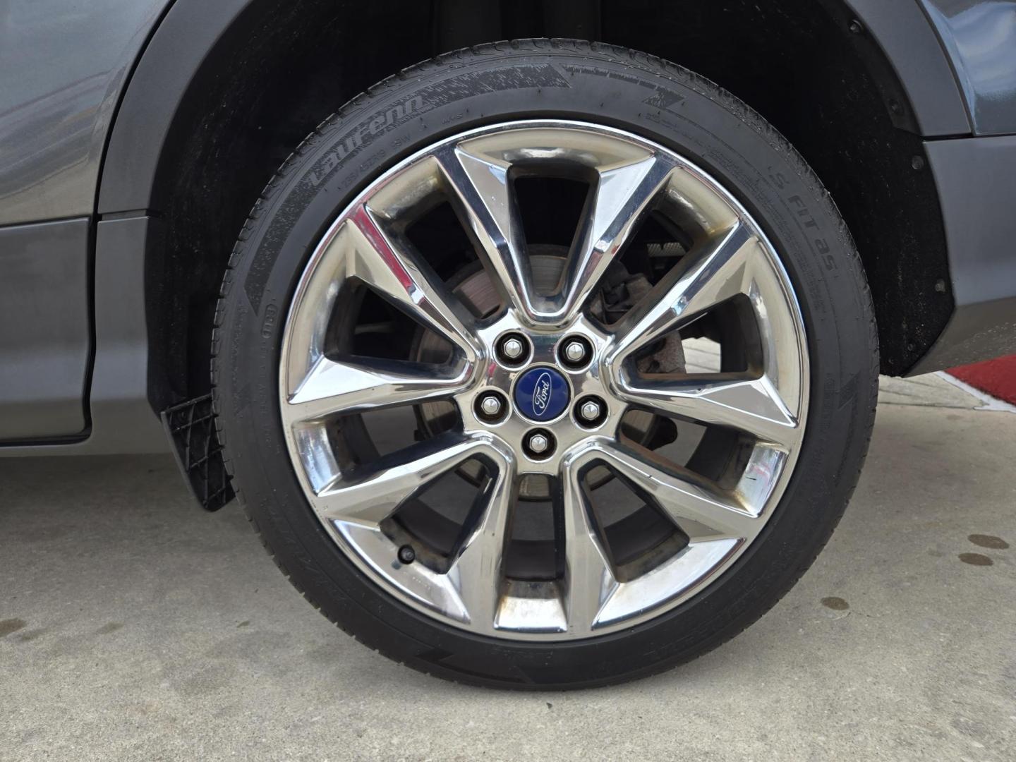 2015 GRAY Ford Escape SE 4WD (1FMCU9G90FU) with an 2.0L L4 DOHC 16V engine, 6-Speed Automatic transmission, located at 503 West Court, Seguin, TX, 78155, (830) 379-3373, 29.568621, -97.969803 - 2015 Ford Escape SE 4WD with a 2.0L L4 DOHC 16V, Automatic, Tilt, Cruise, AM/FM/CD Touchscreen Stereo, Power Windows, Locks, Seat and Side Mirrors, Bluetooth, Dual Climate Control, Rear A/C, Tinted Windows, Backup Camera, Bumper Sensors, Alloy Wheels, Rear Wiper, Rear Defroster and more!! - Photo#8