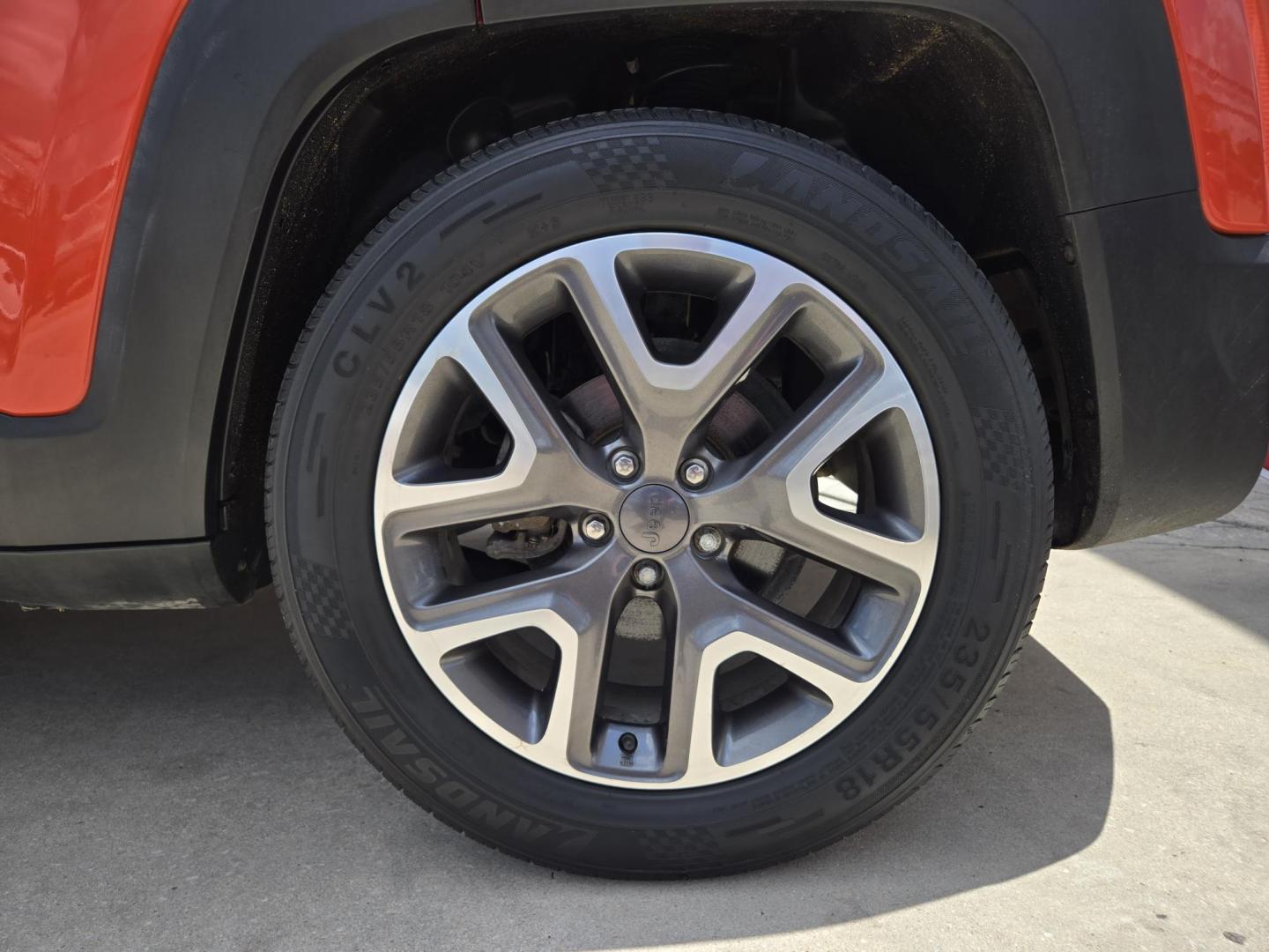 2016 Orange Jeep Renegade Latitude FWD (ZACCJABT1GP) with an 2.4L L4 DOHC 16V engine, Automatic transmission, located at 503 West Court, Seguin, TX, 78155, (830) 379-3373, 29.568621, -97.969803 - 2016 Jeep Renegade Latitude FWD with a 2.4L L4 DOHC 16V, Automatic, Tilt, Cruise, AM/FM/AUX Touchscreen Stereo, Power Windows, Locks, Seat and Side Mirrors, Bluetooth, Dual Climate Control, Automatic Headlights, Backup Camera, Alloy Wheels, Rear Wiper, Rear Defroster and more!! - Photo#8