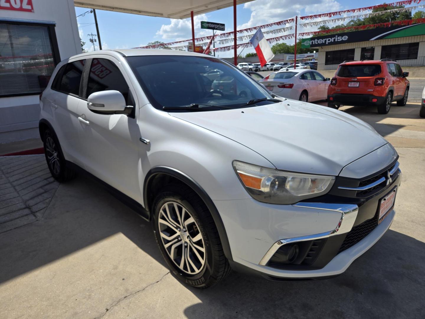 2018 WHITE Mitsubishi Outlander Sport 2.0 ES CVT (JA4AP3AUXJZ) with an 2.0L L4 DOHC 16V engine, CVT transmission, located at 503 West Court, Seguin, TX, 78155, (830) 379-3373, 29.568621, -97.969803 - 2018 Mitsubishi Outlander Sport ES with a 2.0L L4 DOHC 16V, Automatic, Tilt, Cruise, AM/FM Touchscreen Stereo, Power Windows, Locks and Side Mirrors, Bluetooth, Tinted Windows, Backup Camera, Alloy Wheels, Rear Wiper, Rear Defroster and more!! - Photo#1