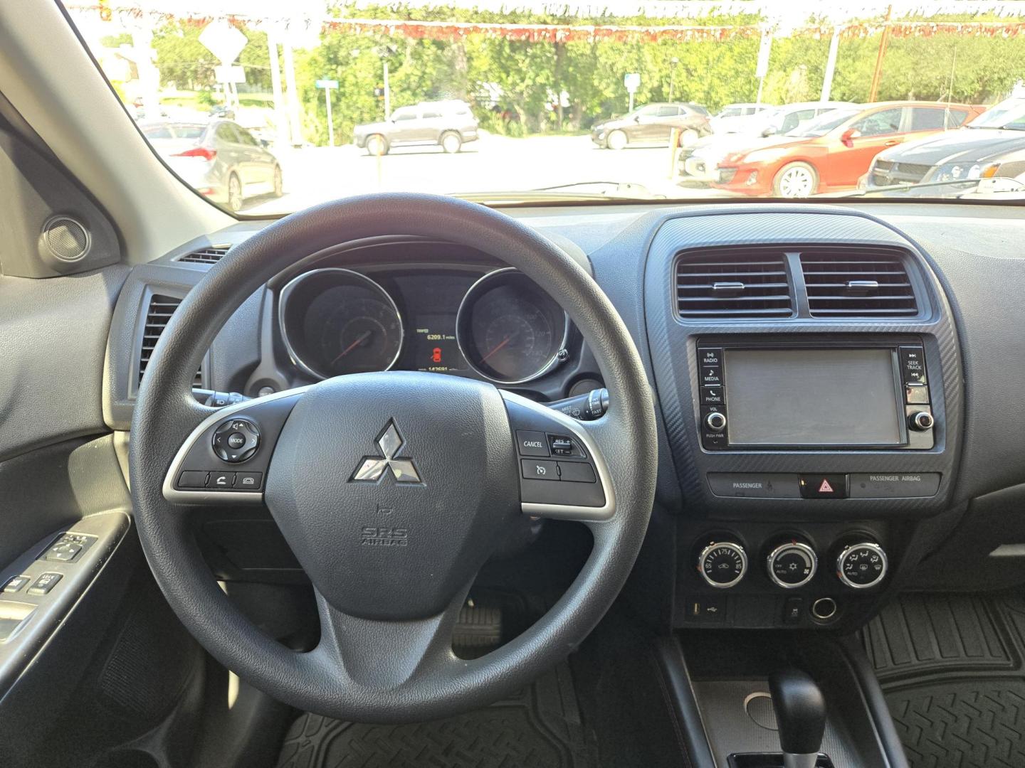 2018 WHITE Mitsubishi Outlander Sport 2.0 ES CVT (JA4AP3AUXJZ) with an 2.0L L4 DOHC 16V engine, CVT transmission, located at 503 West Court, Seguin, TX, 78155, (830) 379-3373, 29.568621, -97.969803 - 2018 Mitsubishi Outlander Sport ES with a 2.0L L4 DOHC 16V, Automatic, Tilt, Cruise, AM/FM Touchscreen Stereo, Power Windows, Locks and Side Mirrors, Bluetooth, Tinted Windows, Backup Camera, Alloy Wheels, Rear Wiper, Rear Defroster and more!! - Photo#5