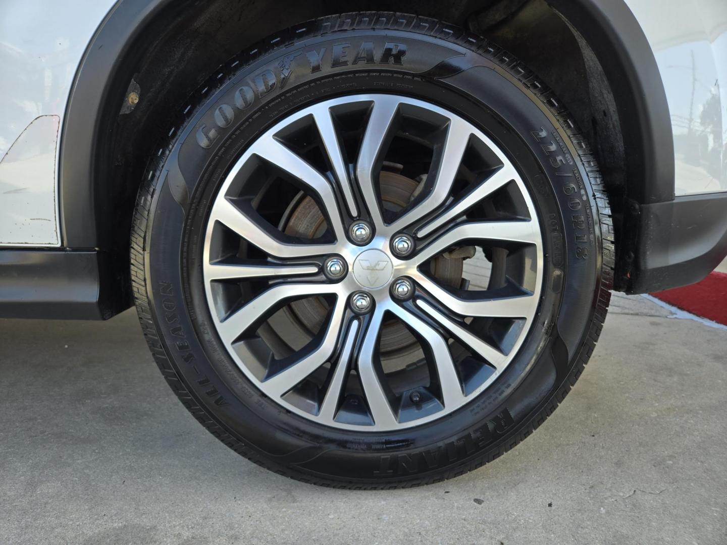 2018 WHITE Mitsubishi Outlander Sport 2.0 ES CVT (JA4AP3AUXJZ) with an 2.0L L4 DOHC 16V engine, CVT transmission, located at 503 West Court, Seguin, TX, 78155, (830) 379-3373, 29.568621, -97.969803 - 2018 Mitsubishi Outlander Sport ES with a 2.0L L4 DOHC 16V, Automatic, Tilt, Cruise, AM/FM Touchscreen Stereo, Power Windows, Locks and Side Mirrors, Bluetooth, Tinted Windows, Backup Camera, Alloy Wheels, Rear Wiper, Rear Defroster and more!! - Photo#8