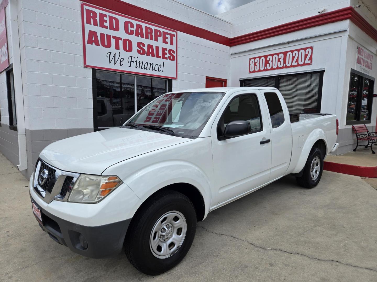 2018 WHITE Nissan Frontier SV King Cab I4 5MT 2WD (1N6BD0CT1JN) with an 2.5L L4 DOHC 16V engine, Automatic transmission, located at 503 West Court, Seguin, TX, 78155, (830) 379-3373, 29.568621, -97.969803 - 2018 Nissan Frontier SV King Cab 2WD with a 2.5L L4 DOHC 16V, Automatic, Cruise, AM/FM/CD/AUX Stereo, Bluetooth, Toolbox, Alloy Wheels, Backup Camera and more!! - Photo#0