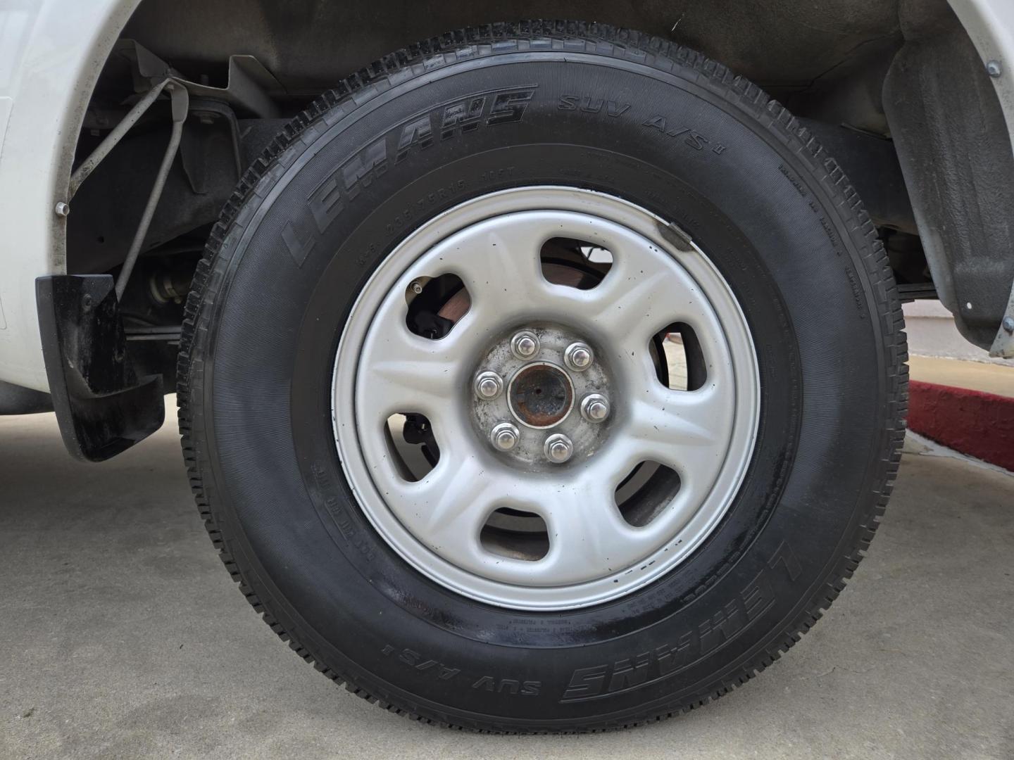 2018 WHITE Nissan Frontier SV King Cab I4 5MT 2WD (1N6BD0CT1JN) with an 2.5L L4 DOHC 16V engine, Automatic transmission, located at 503 West Court, Seguin, TX, 78155, (830) 379-3373, 29.568621, -97.969803 - 2018 Nissan Frontier SV King Cab 2WD with a 2.5L L4 DOHC 16V, Automatic, Cruise, AM/FM/CD/AUX Stereo, Bluetooth, Toolbox, Alloy Wheels, Backup Camera and more!! - Photo#7