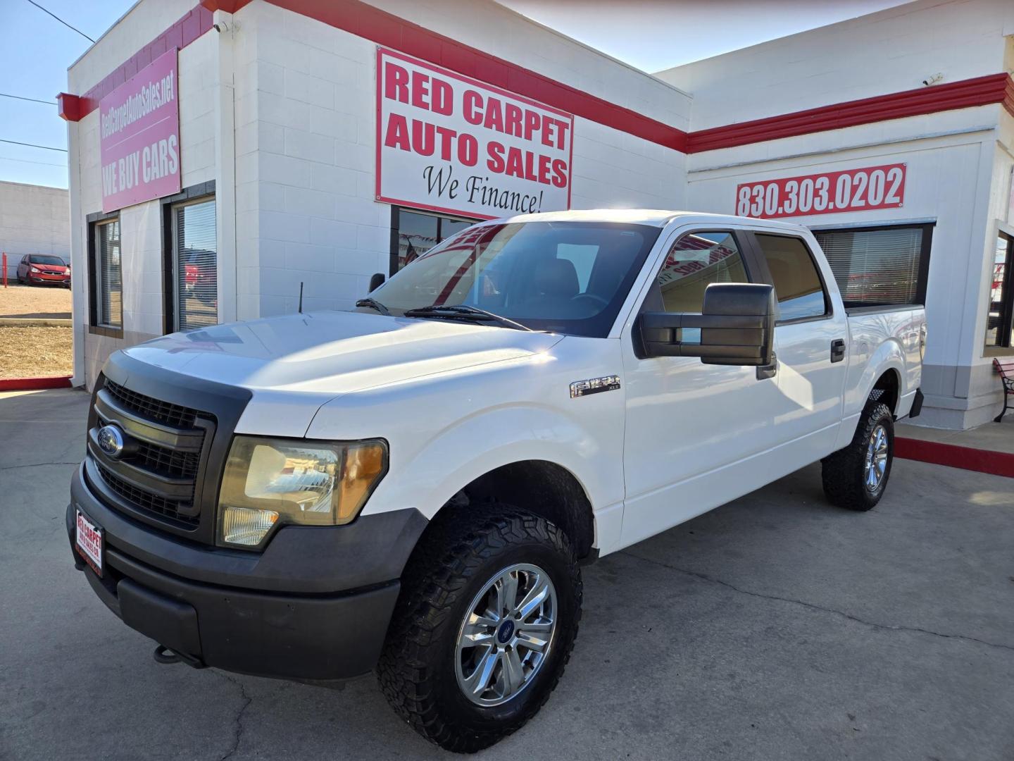 2014 WHITE Ford F-150 XL SuperCrew 5.5-ft. Bed 4WD (1FTFW1EFXEK) with an 5.0L V8 engine, 6-Speed Automatic transmission, located at 503 West Court, Seguin, TX, 78155, (830) 379-3373, 29.568621, -97.969803 - 2014 Ford F-150 XL SuperCrew 5.5-ft. Bed 4WD with a 5.0L V8, Automatic, Tilt, Cruise, AM/FM/CD/AUX Stereo, Bluetooth, Custom Seating, Custom Interior Trim, Trailer Towing, Steel Bumper and more!! - Photo#0