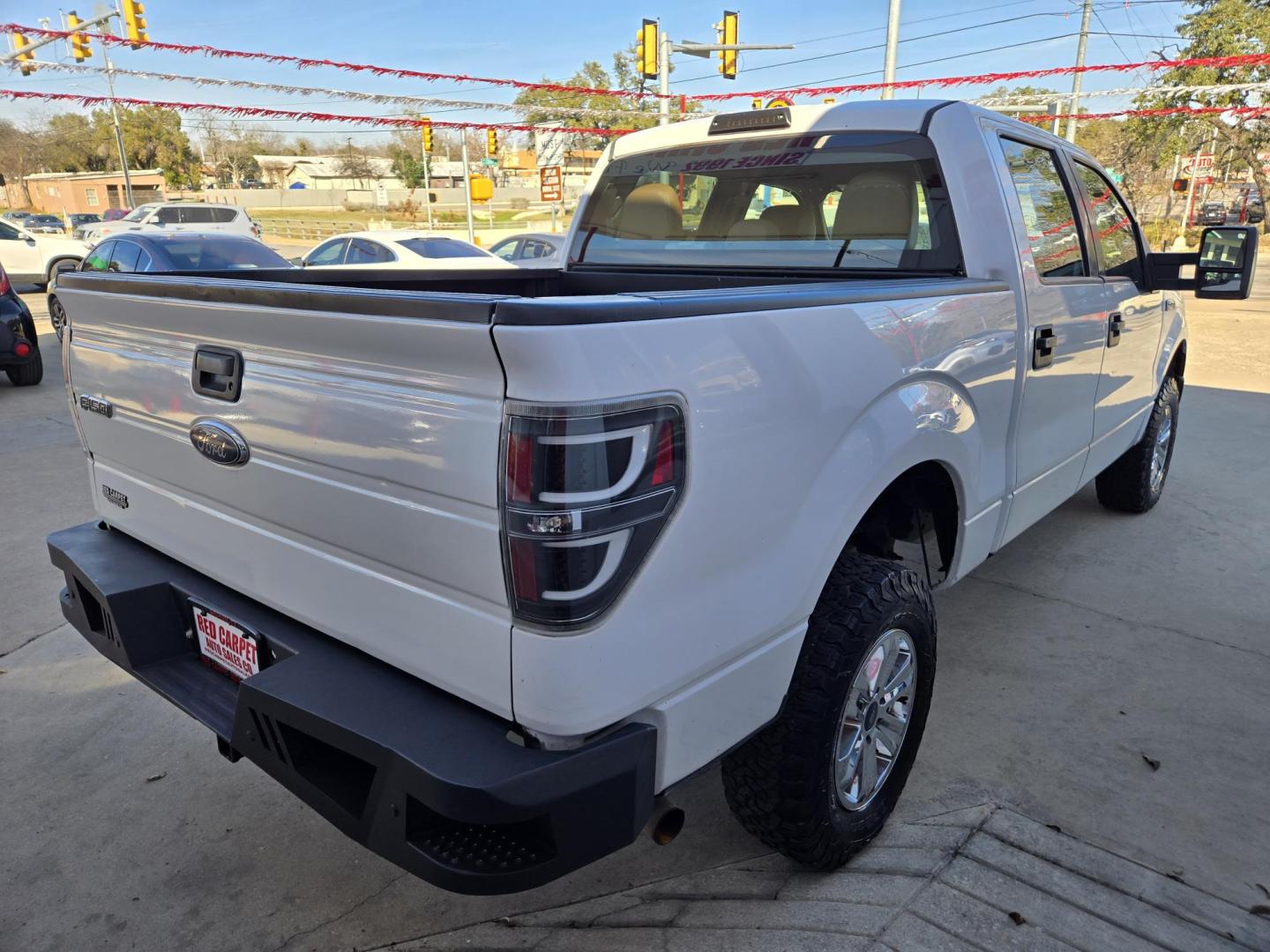 2014 WHITE Ford F-150 XL SuperCrew 5.5-ft. Bed 4WD (1FTFW1EFXEK) with an 5.0L V8 engine, 6-Speed Automatic transmission, located at 503 West Court, Seguin, TX, 78155, (830) 379-3373, 29.568621, -97.969803 - 2014 Ford F-150 XL SuperCrew 5.5-ft. Bed 4WD with a 5.0L V8, Automatic, Tilt, Cruise, AM/FM/CD/AUX Stereo, Bluetooth, Custom Seating, Custom Interior Trim, Trailer Towing, Steel Bumper and more!! - Photo#2