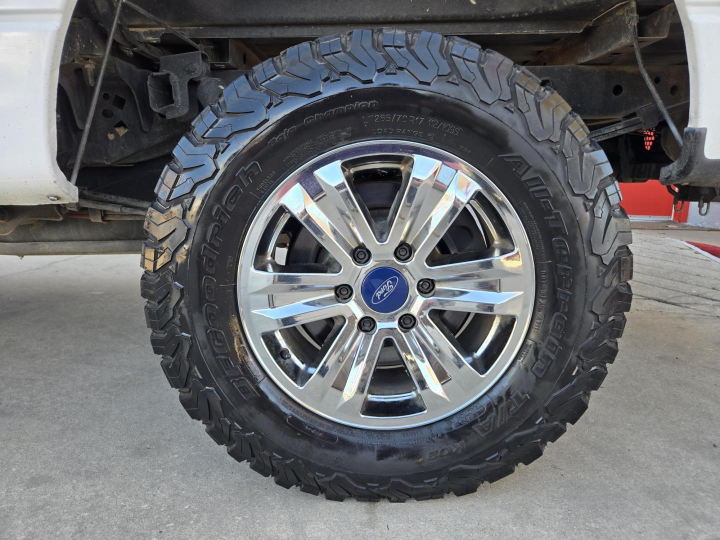 2014 WHITE Ford F-150 XL SuperCrew 5.5-ft. Bed 4WD (1FTFW1EFXEK) with an 5.0L V8 engine, 6-Speed Automatic transmission, located at 503 West Court, Seguin, TX, 78155, (830) 379-3373, 29.568621, -97.969803 - 2014 Ford F-150 XL SuperCrew 5.5-ft. Bed 4WD with a 5.0L V8, Automatic, Tilt, Cruise, AM/FM/CD/AUX Stereo, Bluetooth, Custom Seating, Custom Interior Trim, Trailer Towing, Steel Bumper and more!! - Photo#7