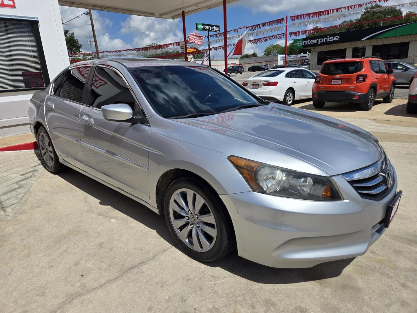 2012 SILVER Honda Accord EX-L Sedan AT (1HGCP2F87CA) with an 2.4L L4 DOHC 16V engine, 5-Speed Automatic transmission, located at 503 West Court, Seguin, TX, 78155, (830) 379-3373, 29.568621, -97.969803 - Photo#1