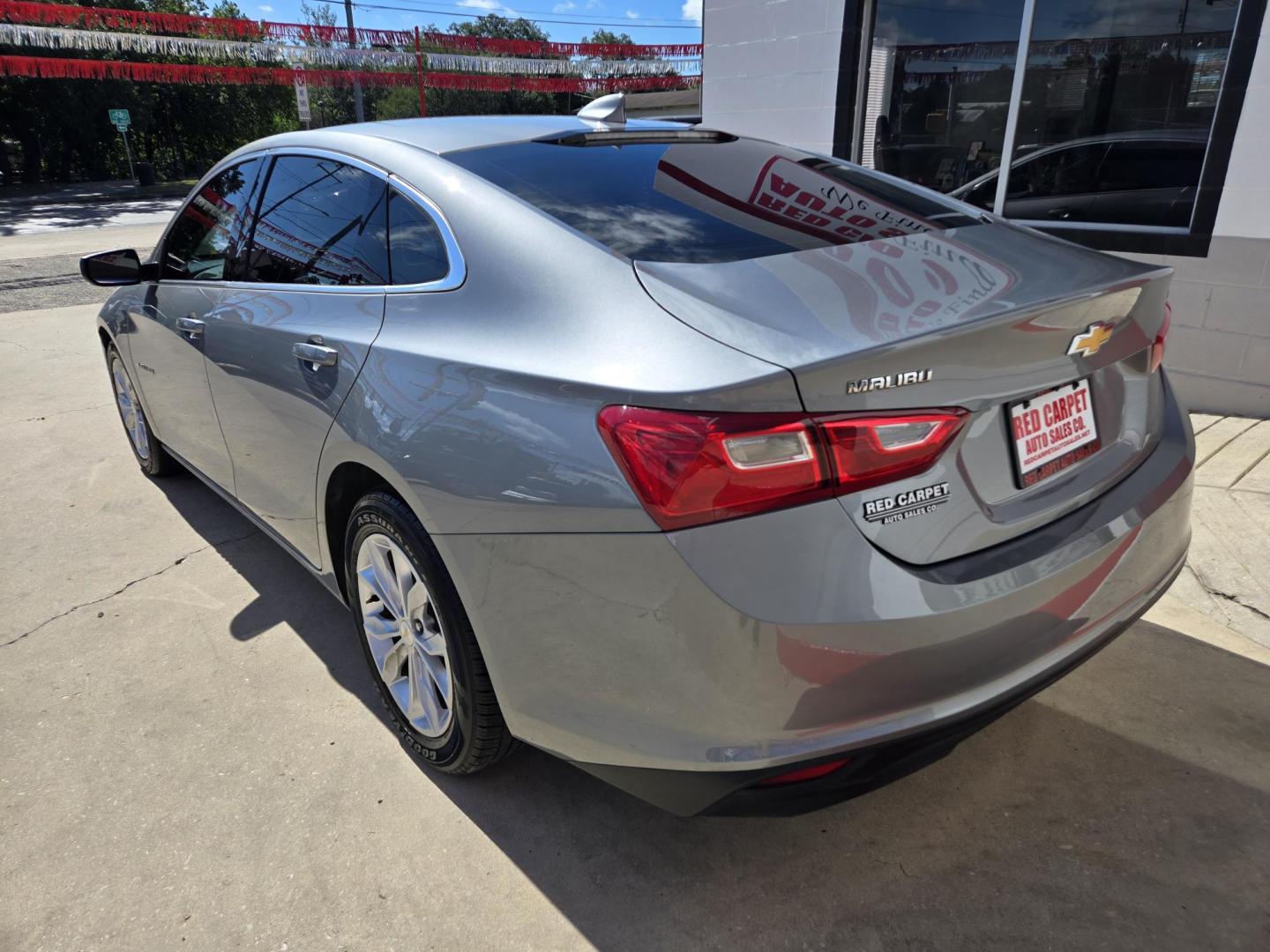 2023 SILVER Chevrolet Malibu 1LT (1G1ZD5ST8PF) with an 1.5L L4 DOHC 16V engine, 6A transmission, located at 503 West Court, Seguin, TX, 78155, (830) 379-3373, 29.568621, -97.969803 - Photo#3