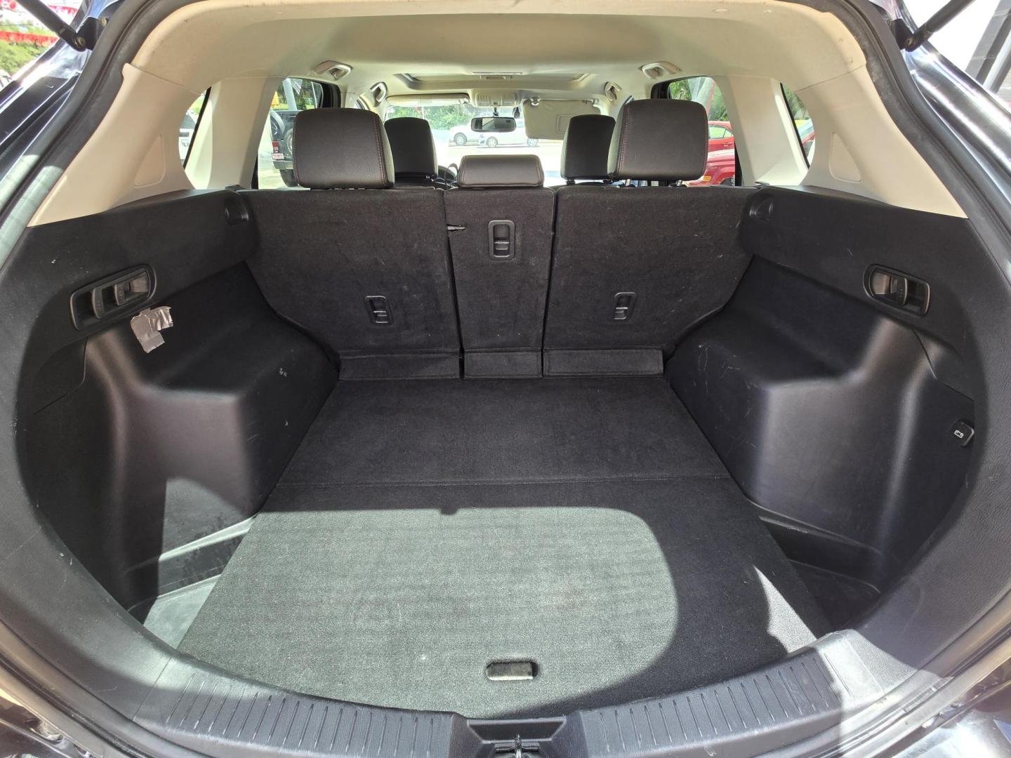 2013 Black Mazda CX-5 Grand Touring (JM3KE2DE9D0) with an 2.0L I4 F DOHC 16V engine, 6-Speed Automatic transmission, located at 503 West Court, Seguin, TX, 78155, (830) 379-3373, 29.568621, -97.969803 - 2013 Mazda CX-5 Grand Touring with a 2.0L I4 F DOHC 16V, Automatic, Tilt, Cruise, AM/FM/CD Touchscreen Stereo, Power Windows, Locks, Seat and Side Mirrors, Bluetooth, Leather Seating, Power Sunroof, Dual Climate Control, Heated Seats, Navigation System, Alloy Wheels, Backup Camera, Rear Wiper, Rear - Photo#7
