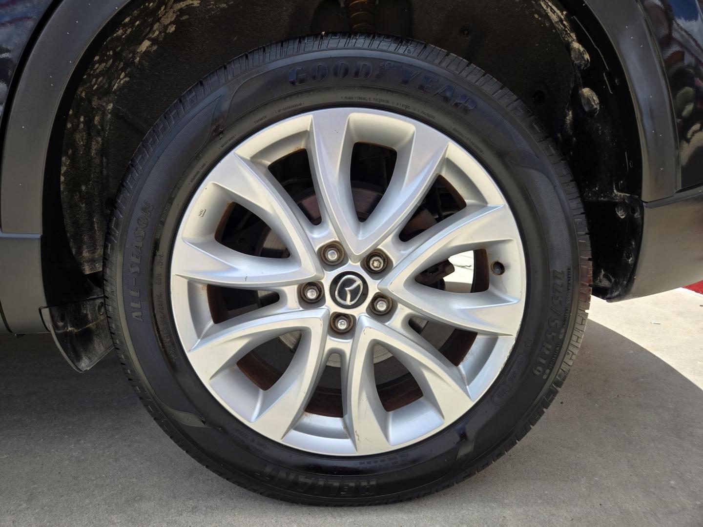 2013 Black Mazda CX-5 Grand Touring (JM3KE2DE9D0) with an 2.0L I4 F DOHC 16V engine, 6-Speed Automatic transmission, located at 503 West Court, Seguin, TX, 78155, (830) 379-3373, 29.568621, -97.969803 - 2013 Mazda CX-5 Grand Touring with a 2.0L I4 F DOHC 16V, Automatic, Tilt, Cruise, AM/FM/CD Touchscreen Stereo, Power Windows, Locks, Seat and Side Mirrors, Bluetooth, Leather Seating, Power Sunroof, Dual Climate Control, Heated Seats, Navigation System, Alloy Wheels, Backup Camera, Rear Wiper, Rear - Photo#8