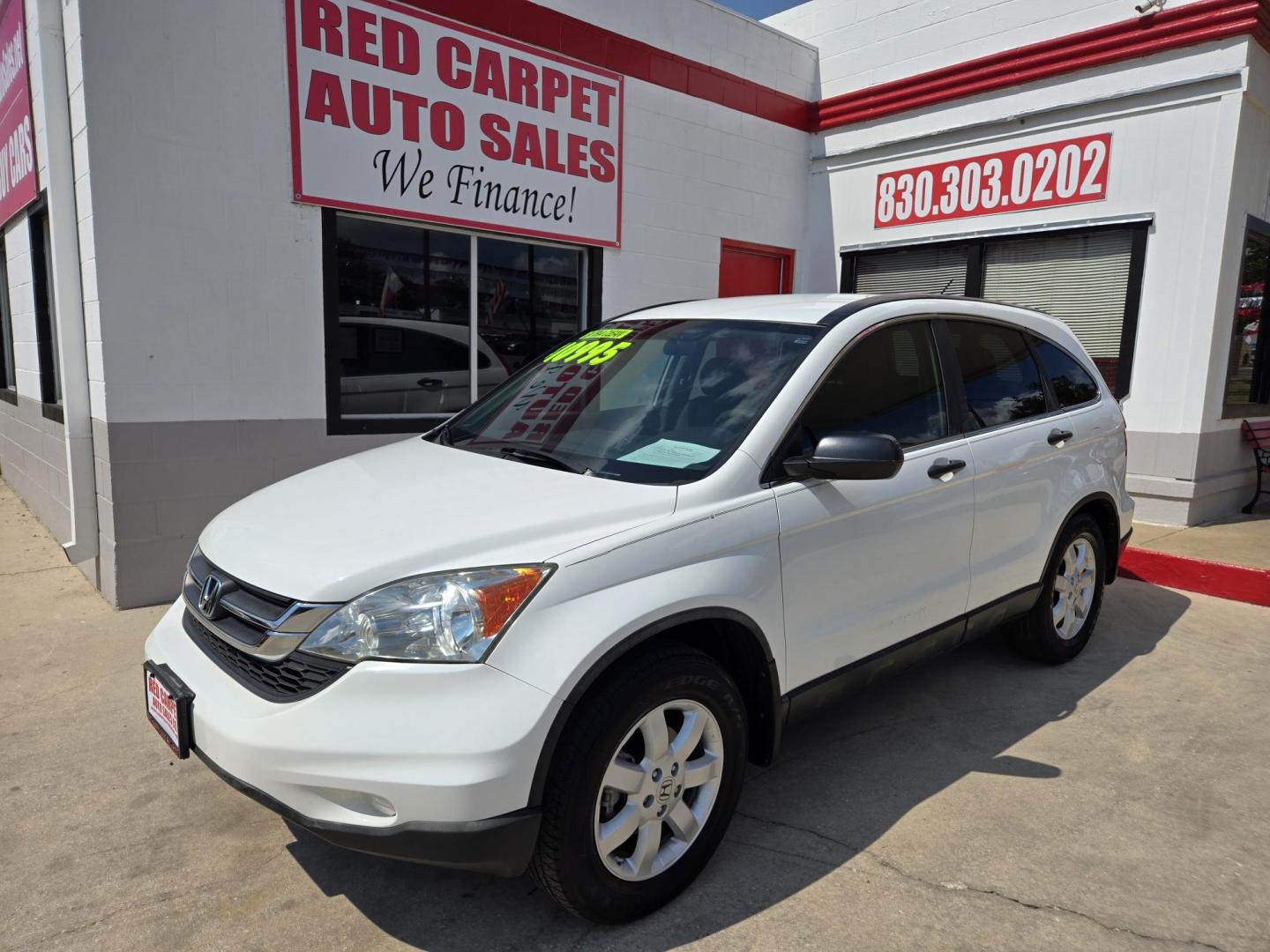 2011 WHITE Honda CR-V SE 2WD 5-Speed AT (5J6RE3H45BL) with an 2.4L L4 DOHC 16V engine, 5-Speed Automatic transmission, located at 503 West Court, Seguin, TX, 78155, (830) 379-3373, 29.568621, -97.969803 - 2011 Honda CR-V SE 2WD with a 2.4L L4 DOHC 16V, Automatic, Tilt, Cruise, AM/FM/CD/AUX Stereo, Power Windows, Locks and Side Mirrors, Alloy Wheels, Rear Wiper, Rear Defroster and more!! - Photo#0