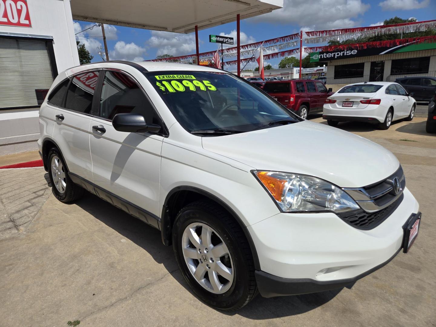 2011 WHITE Honda CR-V SE 2WD 5-Speed AT (5J6RE3H45BL) with an 2.4L L4 DOHC 16V engine, 5-Speed Automatic transmission, located at 503 West Court, Seguin, TX, 78155, (830) 379-3373, 29.568621, -97.969803 - 2011 Honda CR-V SE 2WD with a 2.4L L4 DOHC 16V, Automatic, Tilt, Cruise, AM/FM/CD/AUX Stereo, Power Windows, Locks and Side Mirrors, Alloy Wheels, Rear Wiper, Rear Defroster and more!! - Photo#1