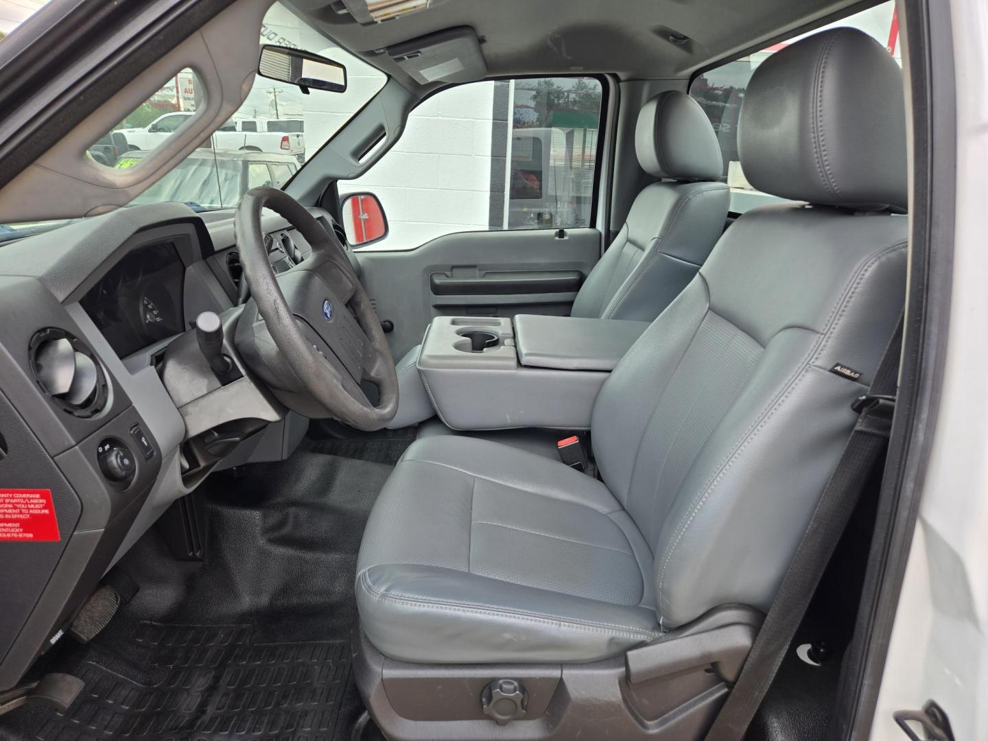 2015 WHITE Ford F-250 SD XLT 2WD (1FDBF2A68FE) with an 6.2L V8 OHV 16V engine, 6-Speed Automatic transmission, located at 503 West Court, Seguin, TX, 78155, (830) 379-3373, 29.568621, -97.969803 - 2015 Ford F-250 SD XLT 2WD with a 6.2L V8 OHV 16V, Automatic, Tilt, AM/FM/CD/AUX Stereo, Bluetooth, Front Bench Seating, Utility Box Storage, Trailer Towing and more!! - Photo#4