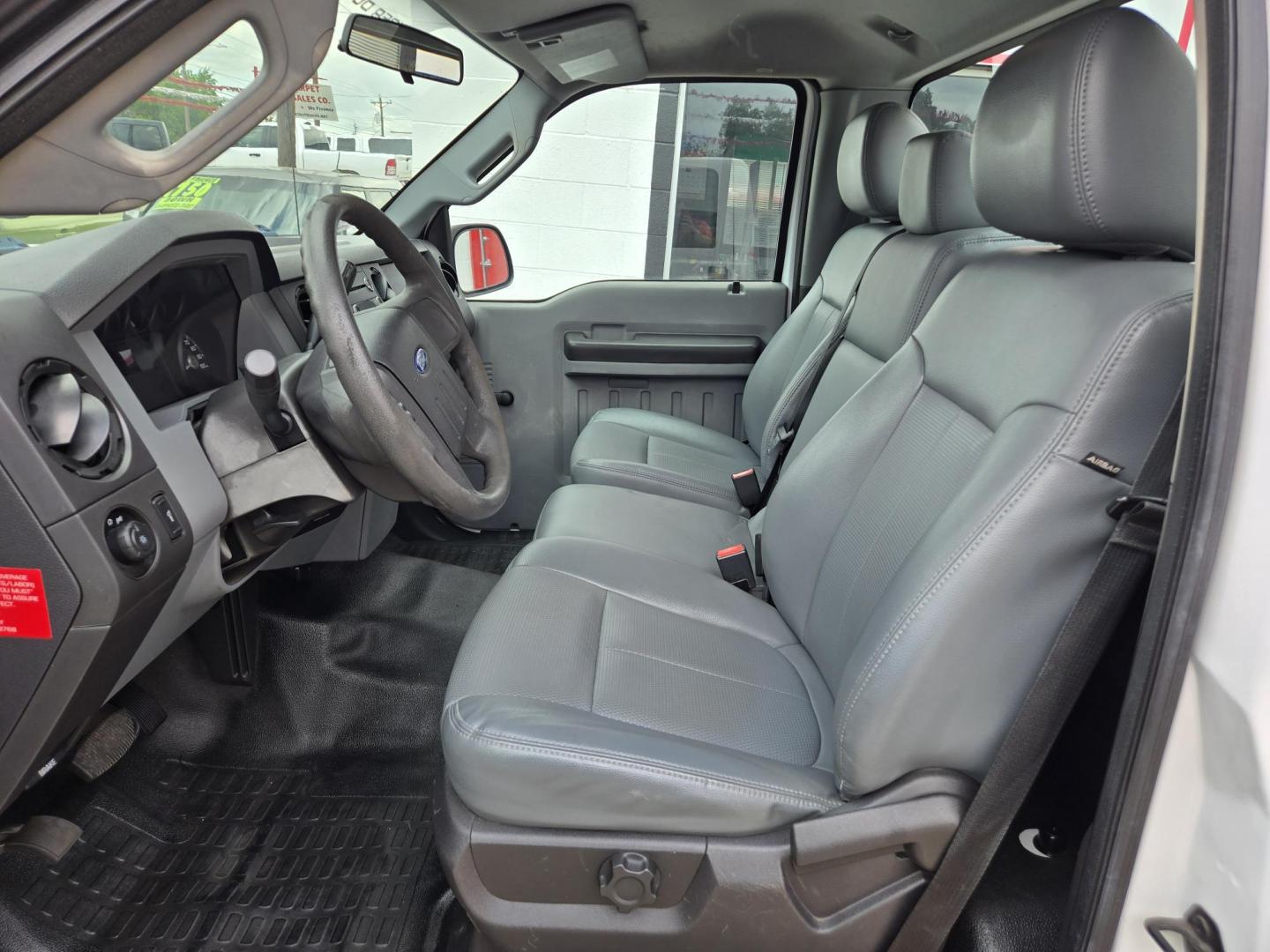 2015 WHITE Ford F-250 SD XLT 2WD (1FDBF2A68FE) with an 6.2L V8 OHV 16V engine, 6-Speed Automatic transmission, located at 503 West Court, Seguin, TX, 78155, (830) 379-3373, 29.568621, -97.969803 - 2015 Ford F-250 SD XLT 2WD with a 6.2L V8 OHV 16V, Automatic, Tilt, AM/FM/CD/AUX Stereo, Bluetooth, Front Bench Seating, Utility Box Storage, Trailer Towing and more!! - Photo#5