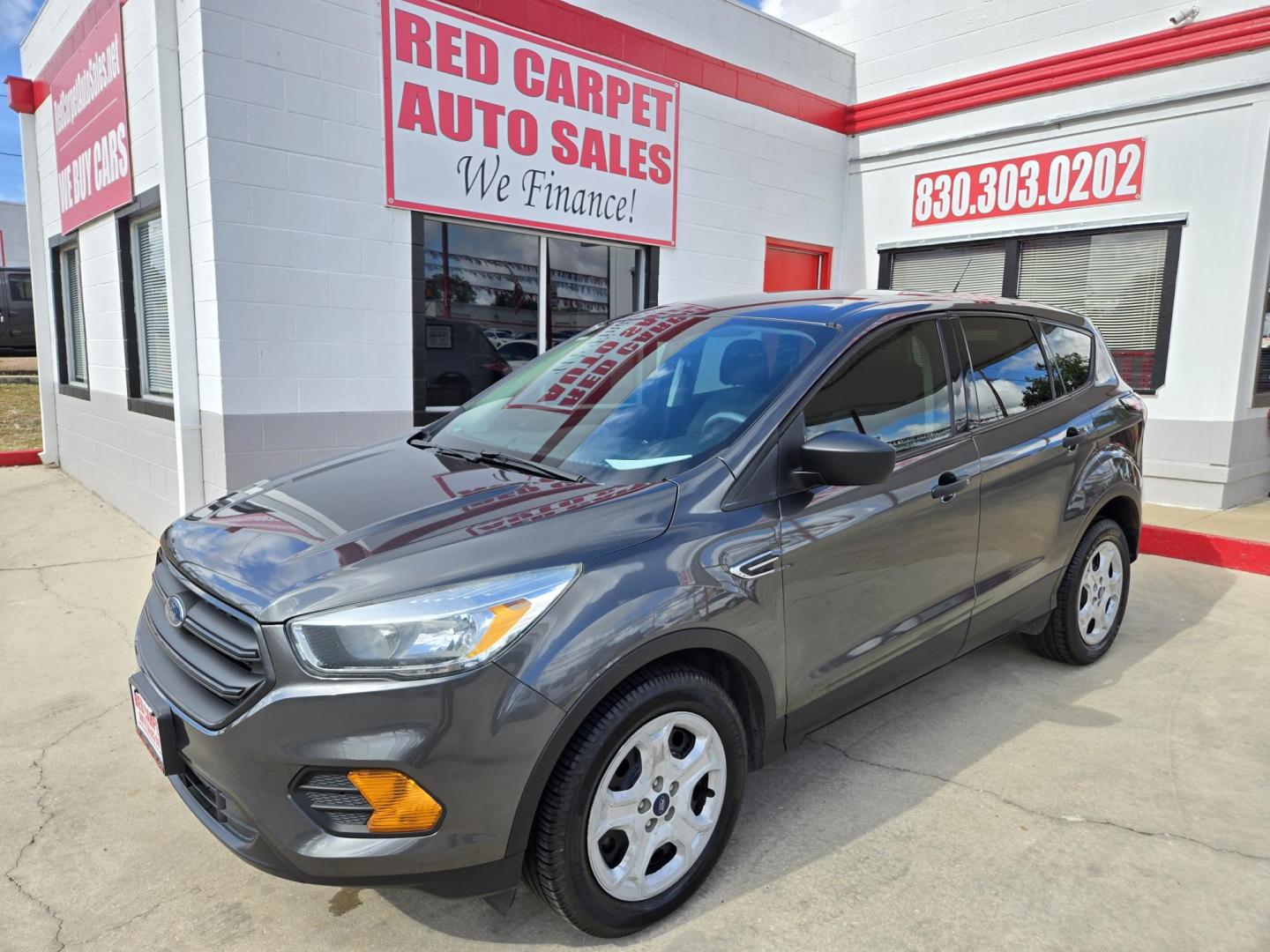 2017 GRAY Ford Escape S FWD (1FMCU0F7XHU) with an 2.5L L4 DOHC 16V engine, 6A transmission, located at 503 West Court, Seguin, TX, 78155, (830) 379-3373, 29.568621, -97.969803 - Photo#0