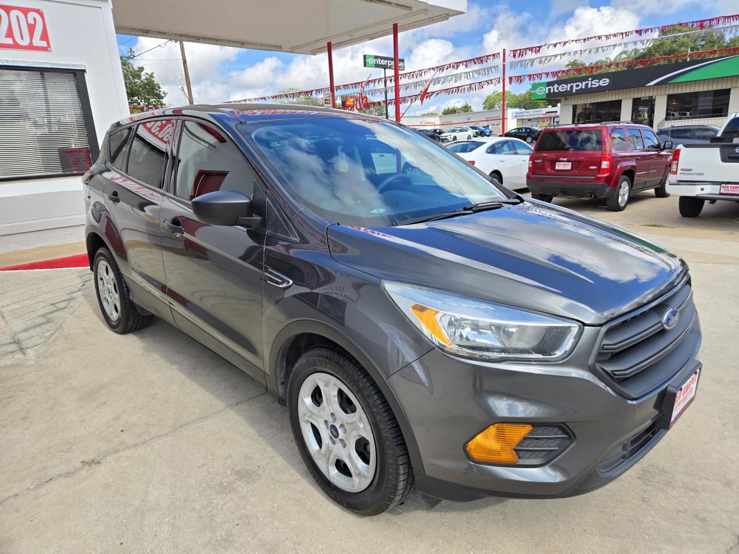 2017 GRAY Ford Escape S FWD (1FMCU0F7XHU) with an 2.5L L4 DOHC 16V engine, 6A transmission, located at 503 West Court, Seguin, TX, 78155, (830) 379-3373, 29.568621, -97.969803 - Photo#1