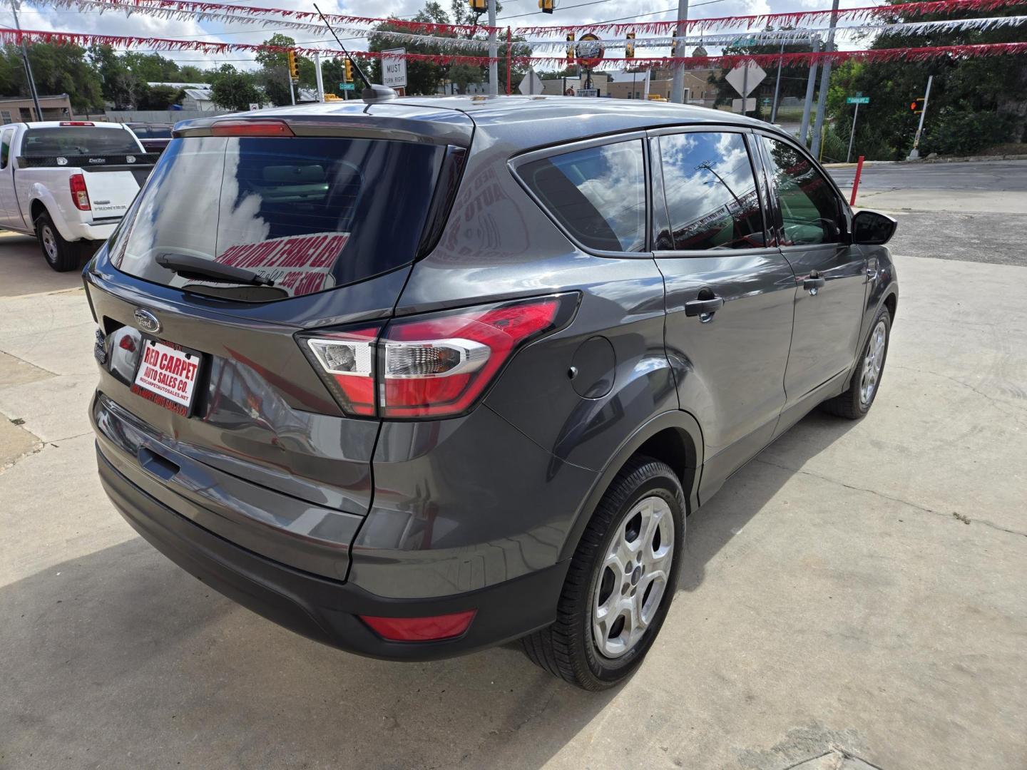 2017 GRAY Ford Escape S FWD (1FMCU0F7XHU) with an 2.5L L4 DOHC 16V engine, 6A transmission, located at 503 West Court, Seguin, TX, 78155, (830) 379-3373, 29.568621, -97.969803 - Photo#2