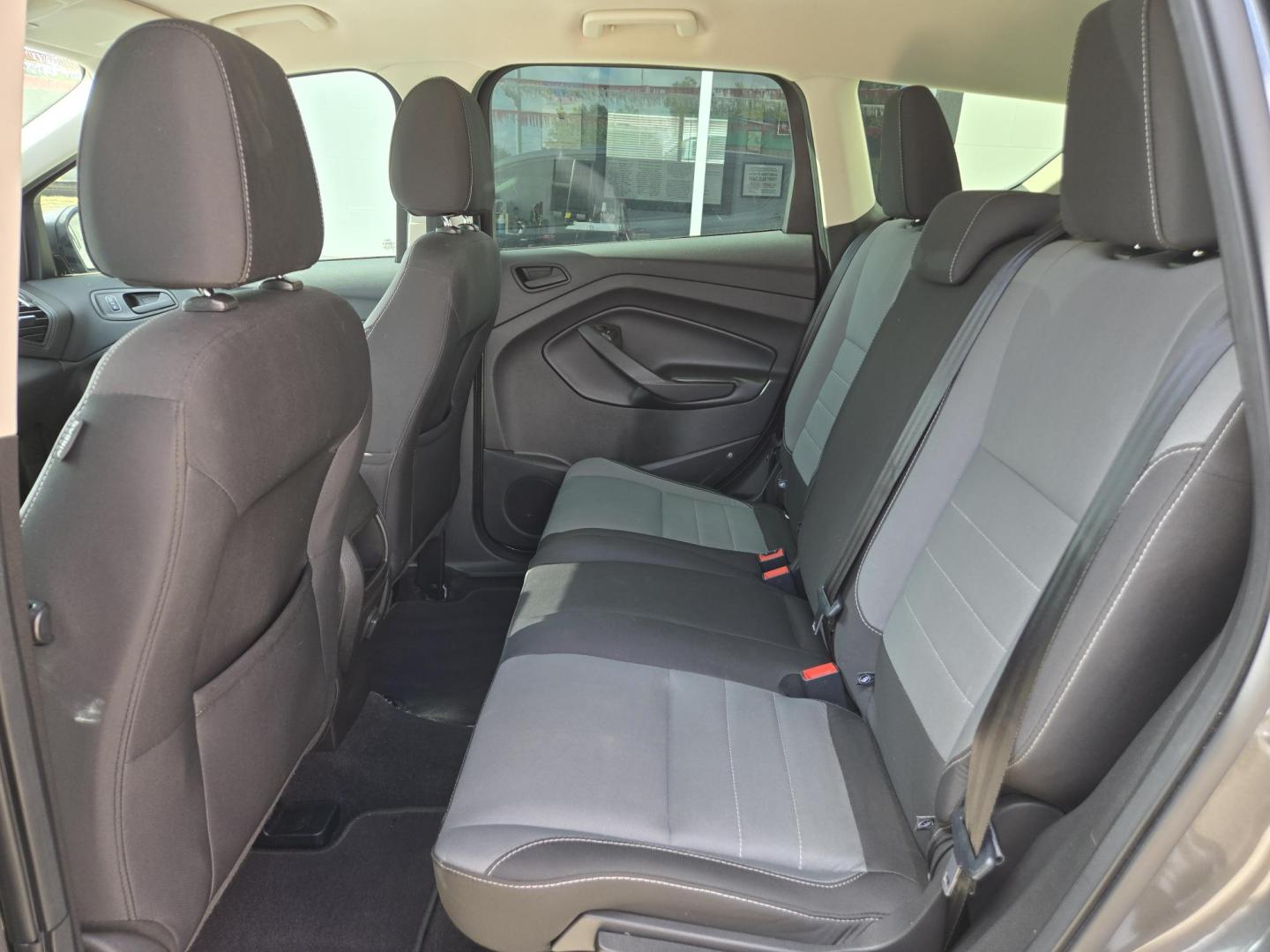 2017 GRAY Ford Escape S FWD (1FMCU0F7XHU) with an 2.5L L4 DOHC 16V engine, 6A transmission, located at 503 West Court, Seguin, TX, 78155, (830) 379-3373, 29.568621, -97.969803 - Photo#6