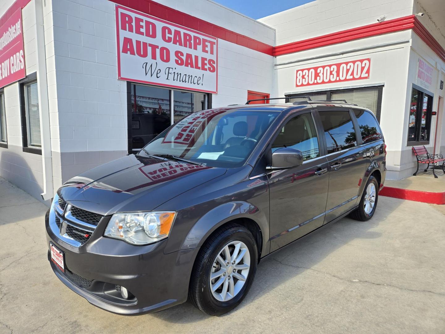 2019 GRAY Dodge Grand Caravan SXT (2C4RDGCG2KR) with an 3.6L V6 DOHC 24V engine, 6A transmission, located at 503 West Court, Seguin, TX, 78155, (830) 379-3373, 29.568621, -97.969803 - 2019 Dodge Grand Caravan SXT with a 3.6L V6 DOHC 24V, Automatic, Tilt, Cruise, AM/FM/CD/AUX Touchscreen Stereo, Power Windows, Locks, Seat and Side Mirrors, Bluetooth, Dual Climate Control, Rear A/C, Power Sliding Side Doors. Power Rear Hatch, Stow n Go Seating System, Backup Camera, Alloy Wheels, R - Photo#0