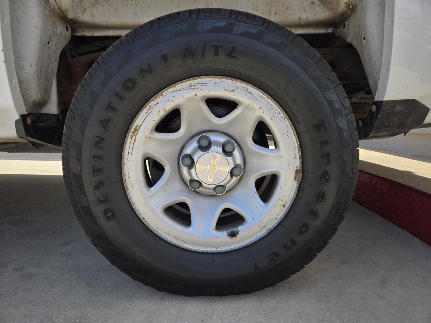 2019 WHITE Chevrolet Silverado 1500 Work Truck Double Cab 4WD (2GCVKNEC7K1) with an 5.3L V8 OHV 16V engine, 6A transmission, located at 503 West Court, Seguin, TX, 78155, (830) 379-3373, 29.568621, -97.969803 - 2019 Chevrolet Silverado 1500 Work Truck Double Cab 4WD with a 5.3L V8 OHV 16V, Automatic, Tilt, Cruise, AM/FM Touchscreen Stereo, Power Windows, Locks and Side Mirrors, Bluetooth, Automatic Headlights, Headache Rack, Onstar Capability, Trailer Towing, Backup Camera, Alloy Wheels and more!! - Photo#7