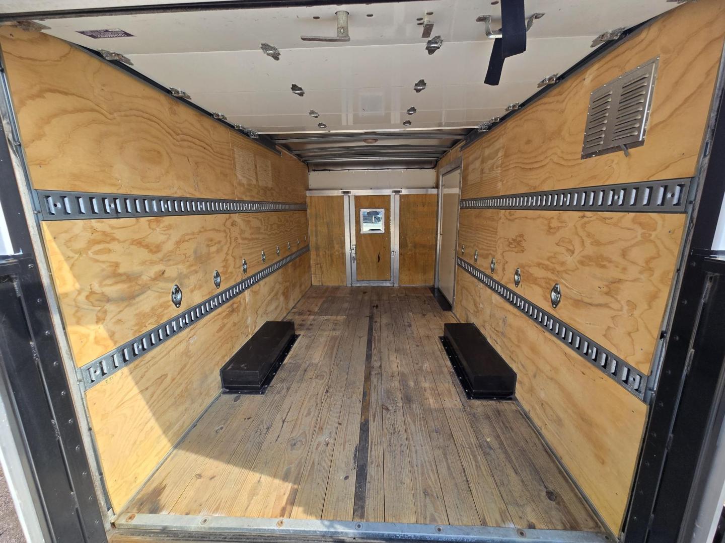 2019 WHITE Ford Transit 250 (1FDYR7PM8KK) with an 3.7L V6 engine, Automatic transmission, located at 503 West Court, Seguin, TX, 78155, (830) 379-3373, 29.568621, -97.969803 - Photo#9
