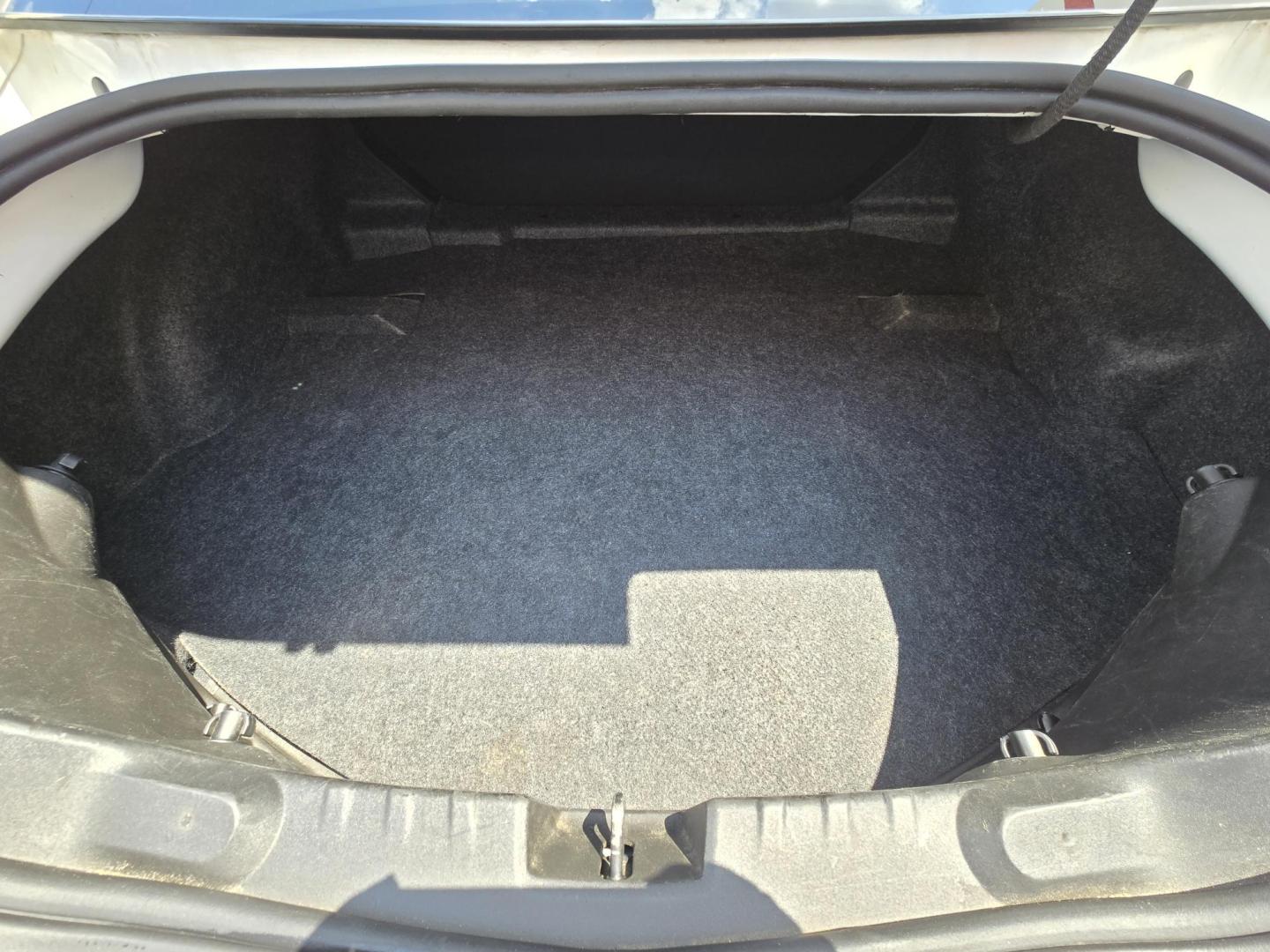 2012 SILVER Chevrolet Camaro Coupe 2LT (2G1FC1E37C9) with an 3.6L V6 DOHC 24V FFV engine, 6-Speed Automatic transmission, located at 503 West Court, Seguin, TX, 78155, (830) 379-3373, 29.568621, -97.969803 - 2012 Chevrolet Camaro Coupe 2LT with a 3.6L V6 DOHC 24V FFV, Automatic, Tilt, Cruise, AM/FM/CD Stereo, Power Windows, Locks, Seat and Side Mirrors, Bluetooth, Heated Seats, Tinted Windows, Onstar Capability, Backup Camera, Rear Defroster and more!! - Photo#7