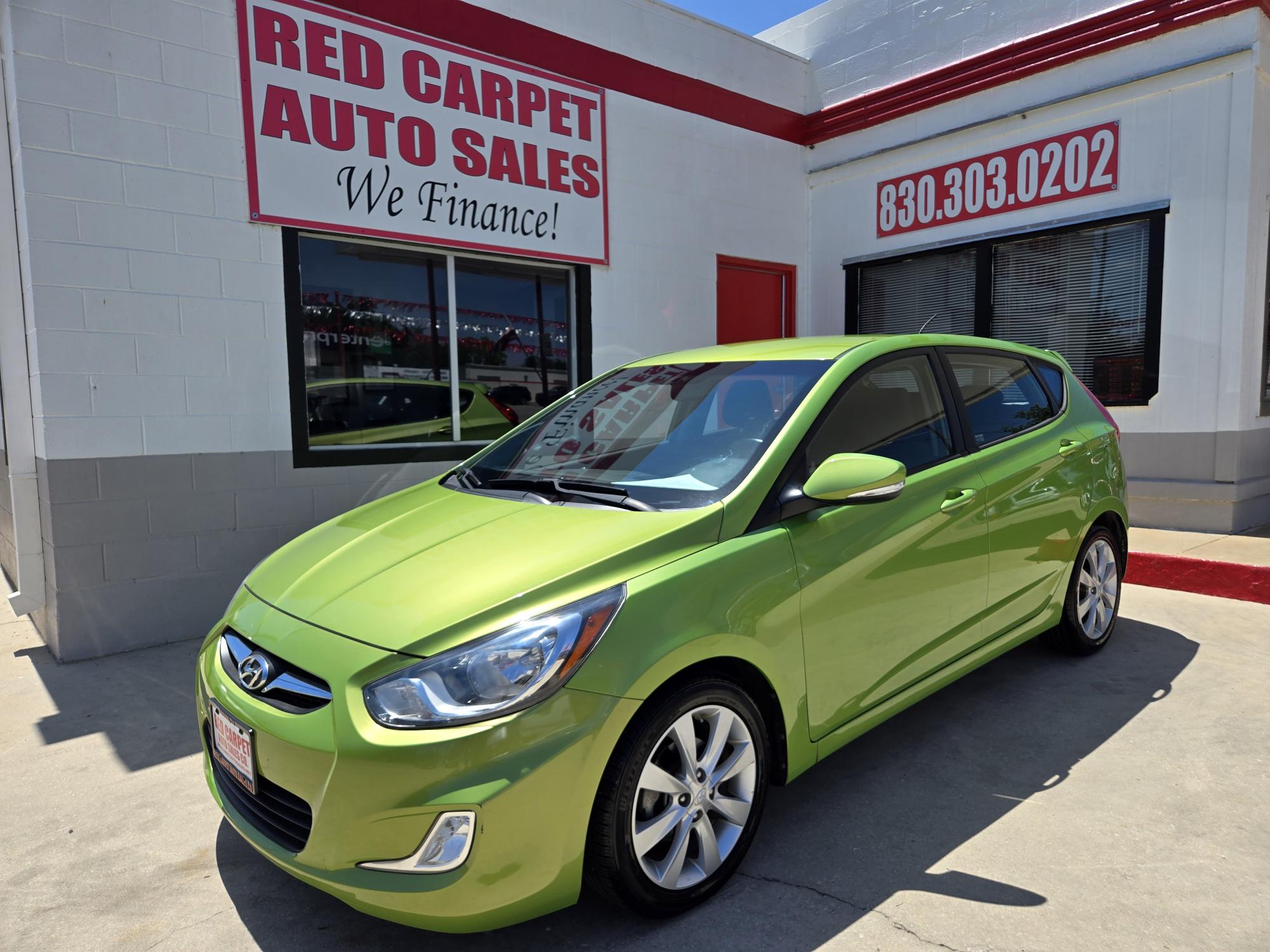 photo of 2013 Hyundai Accent SE 5-Door