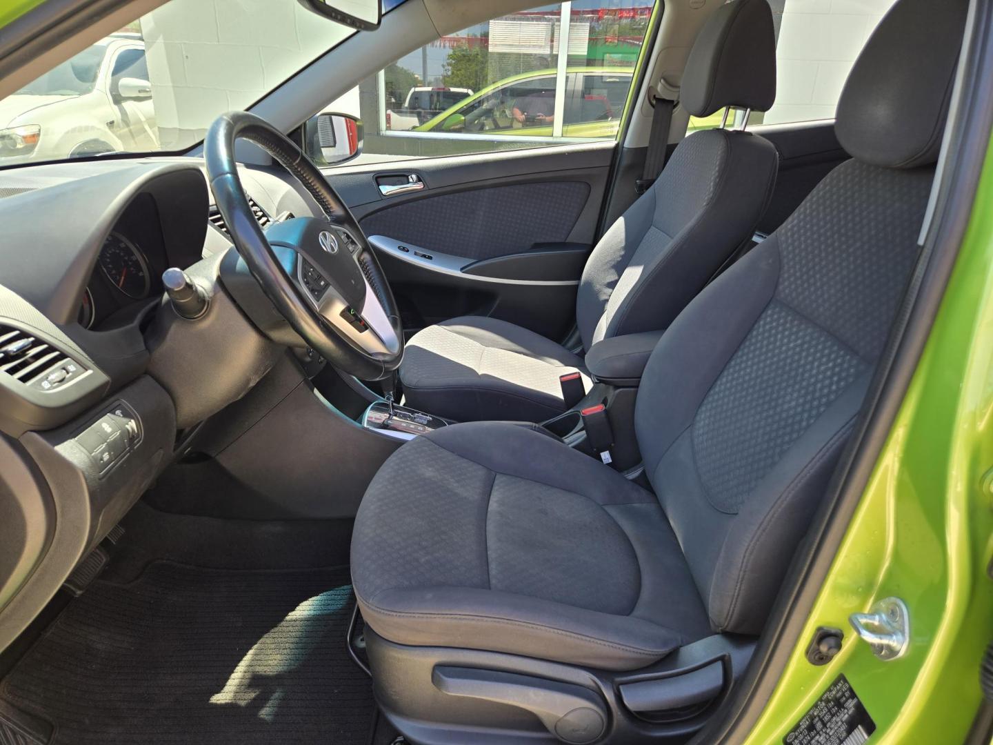 2013 Green Hyundai Accent SE 5-Door (KMHCU5AE3DU) with an 1.6L L4 DOHC 16V engine, Automatic transmission, located at 503 West Court, Seguin, TX, 78155, (830) 379-3373, 29.568621, -97.969803 - A Mean Green Machine! 2013 Hyundai Accent SE 5-Door with a 1.6L L4 DOHC 16V, Automatic, Tilt, Cruise, AM/FM/CD/AUX Stereo, Power Windows, Locks and Side Mirrors, Bluetooth, Alloy Wheels, Rear Wiper, Rear Defroster and more!! - Photo#4