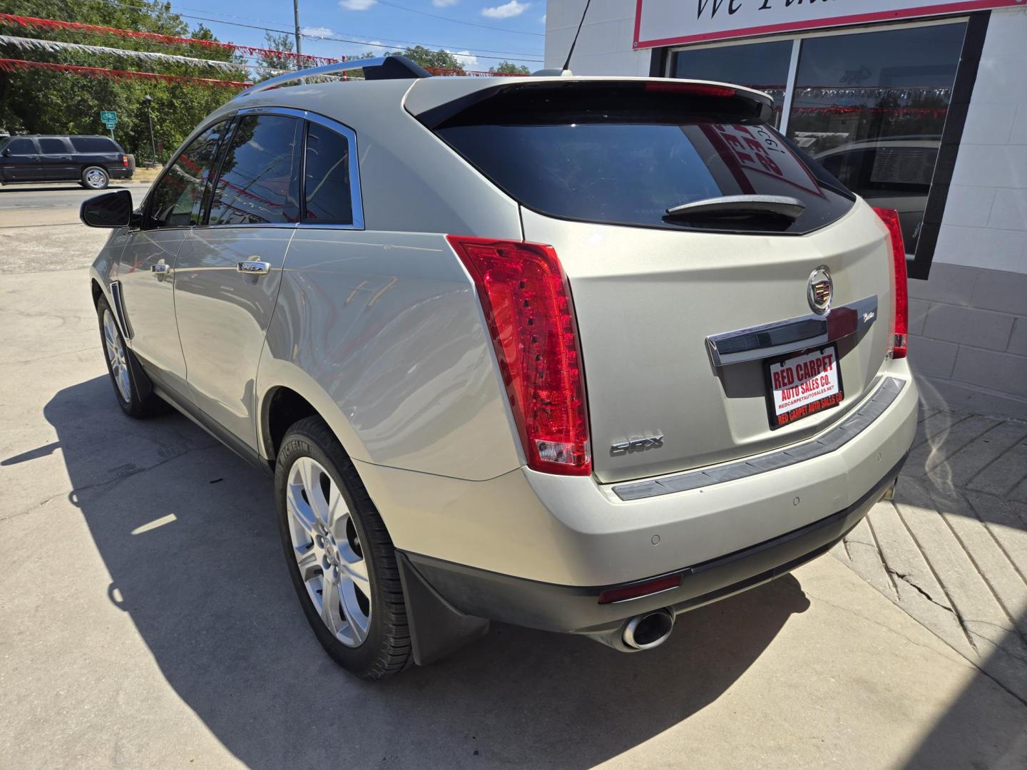 2015 Gold Cadillac SRX Performance Collection FWD (3GYFNCE38FS) with an 3.6L V6 DOHC 24V FFV engine, 6-Speed Automatic transmission, located at 503 West Court, Seguin, TX, 78155, (830) 379-3373, 29.568621, -97.969803 - 2015 Cadillac SRX Performance Collection FWD with a 3.6L V6 DOHC 24V FFV, Automatic, Tilt, Cruise, AM/FM/CD Touchscreen Stereo, Power Windows, Locks, Seat and Side Mirrors, Bluetooth, Leather Seating, Heated Seats, Dual Climate Control, Rear A/C, Tinted Windows, Power Sunroof, Rear Power Hatch, Allo - Photo#3