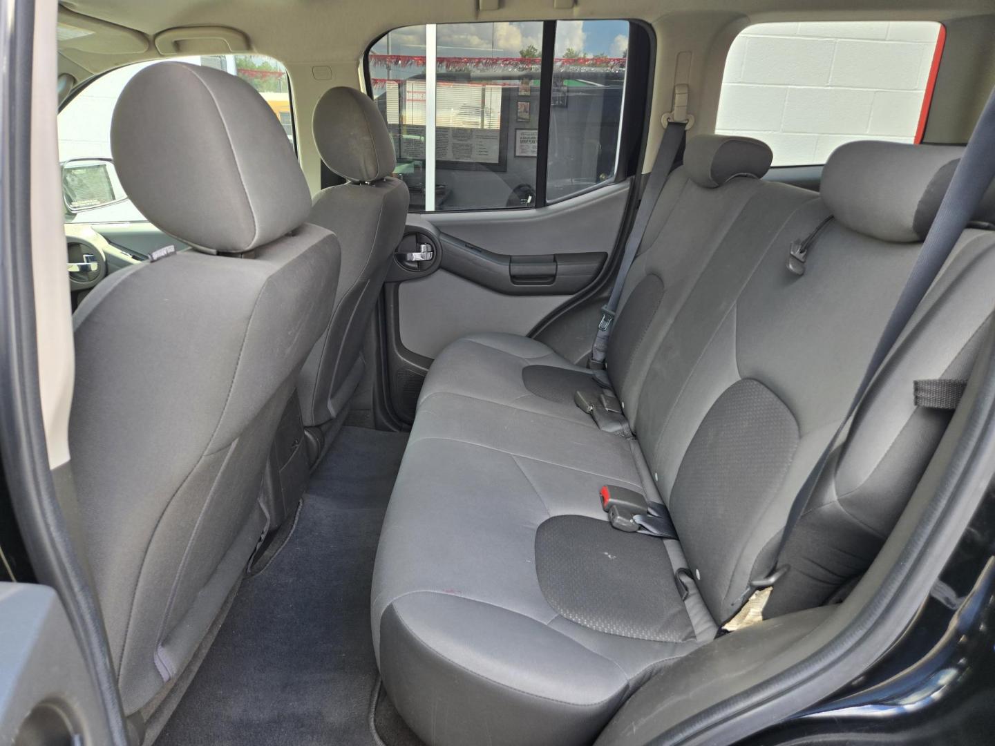 2009 Black Nissan Xterra Off-Road 4WD (5N1AN08W69C) with an 4.0L V6 DOHC 24V engine, Automatic transmission, located at 503 West Court, Seguin, TX, 78155, (830) 379-3373, 29.568621, -97.969803 - 2009 Nissan Xterra X Off-Road 4WD with a 4.0L V6 DOHC 24V, Automatic, Tilt, Cruise, AM/FM/AUX Stereo, Power Windows, Locks and Side Mirrors, Tinted Windows, Trailer Towing, Rear Wiper, Rear Defroster and more!! - Photo#6