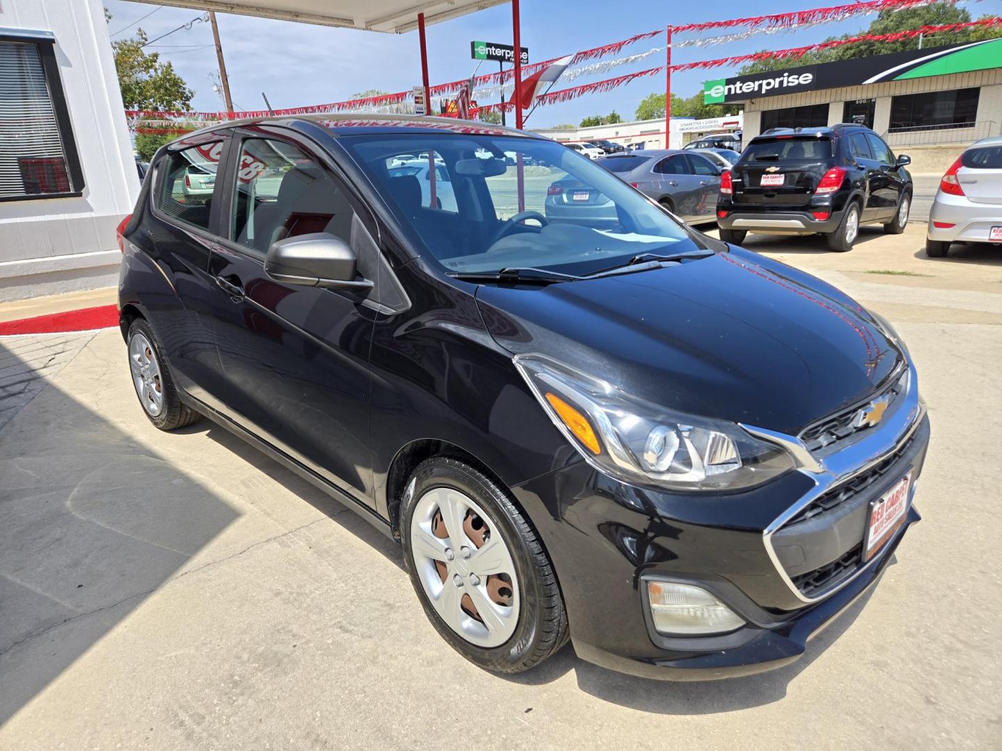 2020 Black Chevrolet Spark LS CVT (KL8CB6SA7LC) with an 1.4L L4 16V DOHC engine, CVT transmission, located at 503 West Court, Seguin, TX, 78155, (830) 379-3373, 29.568621, -97.969803 - 2020 Chevrolet Spark LS with a 1.4L L4 16V DOHC, Automatic, Tilt, AM/FM Touchscreen Stereo, Bluetooth, Automatic Headlights, Onstar Capability, Rear Wiper, Rear Defroster and more!! - Photo#1