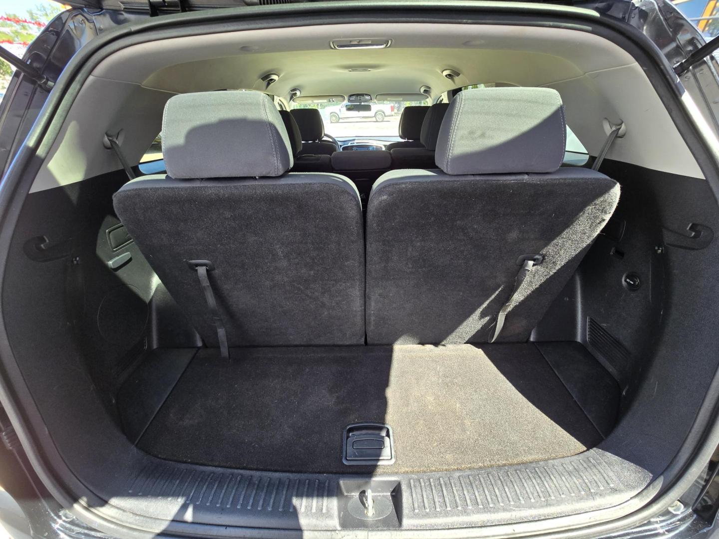 2016 Black Kia Sorento LX V6 2WD (5XYPG4A54GG) with an 3.3L V6 DOHC 24V engine, 6-Speed Automatic transmission, located at 503 West Court, Seguin, TX, 78155, (830) 379-3373, 29.568621, -97.969803 - 2016 Kia Sorento LX 2WD with a 3.3L V6 DOHC 24V, Automatic, Tilt, Cruise, AM/FM/CD/AUX Stereo, Power Windows, Locks and Side Mirrors, Bluetooth, Automatic Headlights, Rear A/C, Third Row Seating, Alloy Wheels, Backup Camera, Rear Wiper, Rear Defroster and more!! - Photo#8