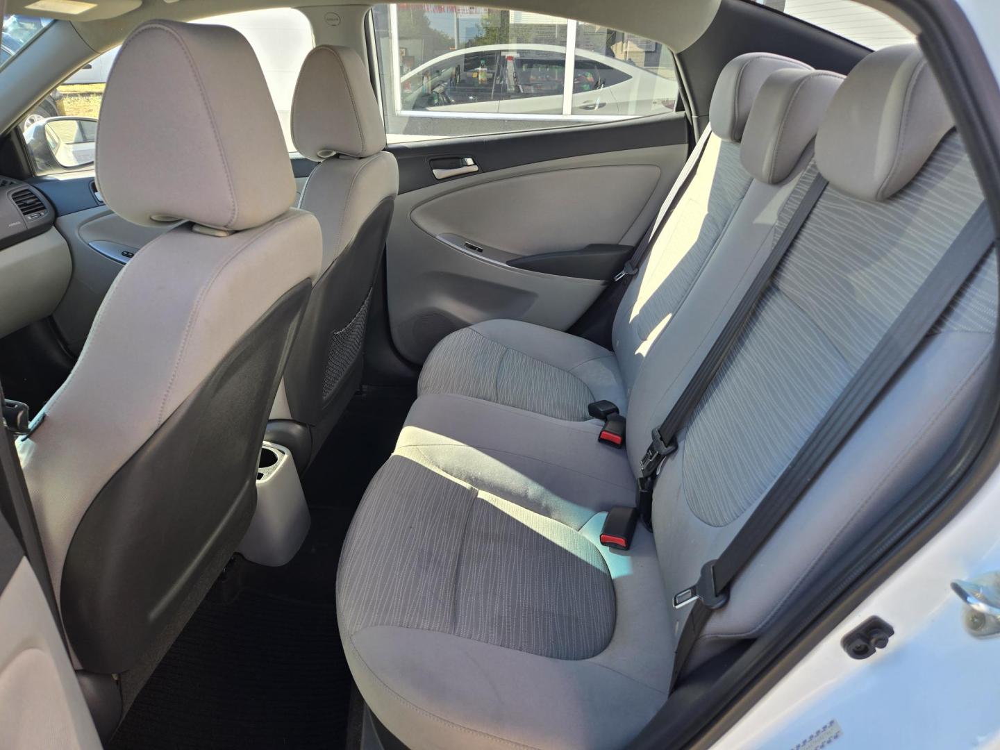 2015 WHITE Hyundai Accent GLS 4-Door 6A (KMHCT4AE7FU) with an 1.6L L4 DOHC 16V engine, 6-Speed Automatic transmission, located at 503 West Court, Seguin, TX, 78155, (830) 379-3373, 29.568621, -97.969803 - 2015 Hyundai Accent GLS with a 1.6L L4 DOHC 16V, Automatic, Tilt, Cruise, AM/FM/CD Stereo, Power Windows, Locks and Side Mirrors, Rear Defroster and more!! - Photo#6