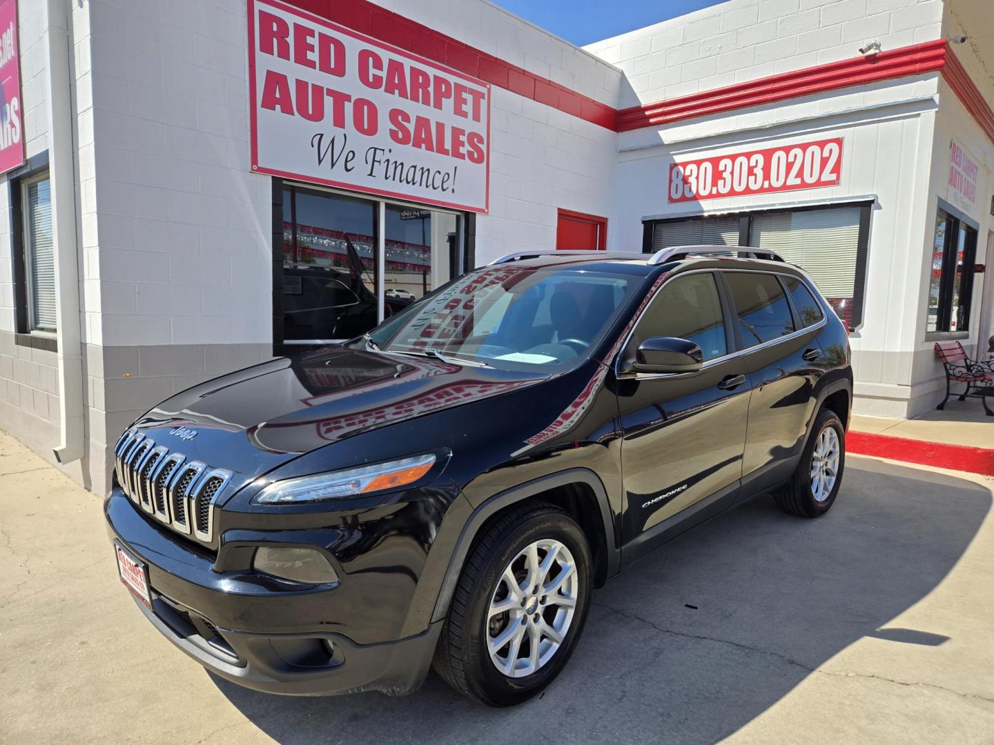 2017 Black Jeep Cherokee Latitude FWD (1C4PJLCB7HW) with an 2.4L L4 DOHC 16V engine, 9A transmission, located at 503 West Court, Seguin, TX, 78155, (830) 379-3373, 29.568621, -97.969803 - Photo#0