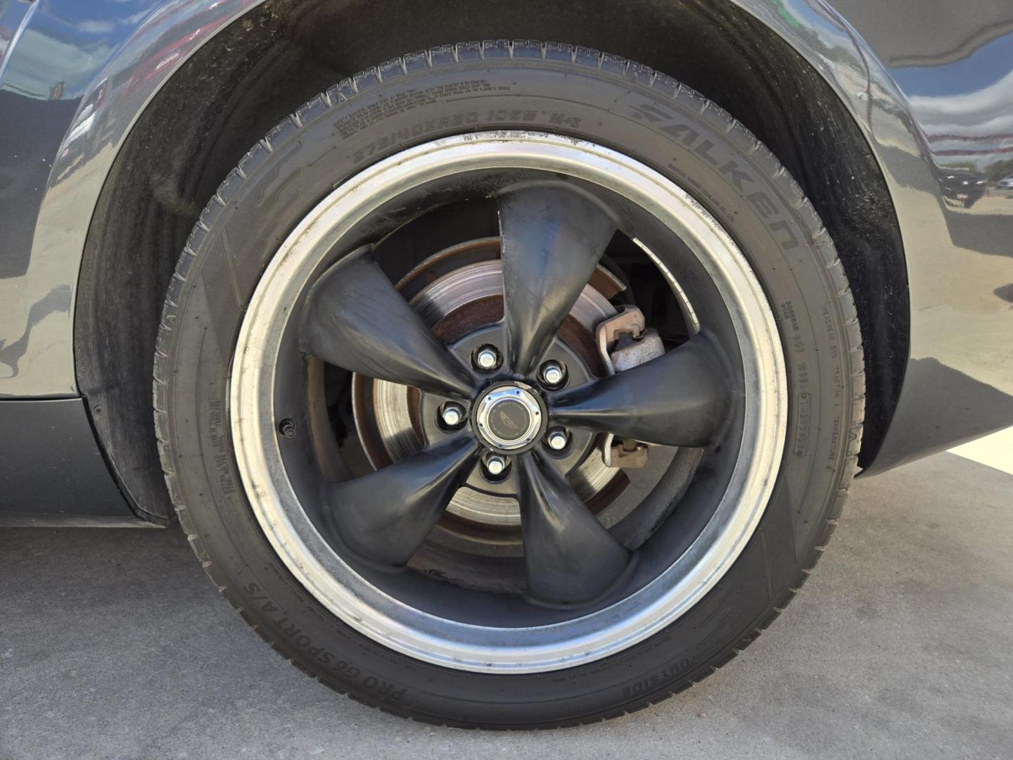 2011 GRAY Chevrolet Camaro LS Coupe (2G1FA1ED3B9) with an 3.6L V6 DOHC 24V engine, 6-Speed Automatic transmission, located at 503 West Court, Seguin, TX, 78155, (830) 379-3373, 29.568621, -97.969803 - 2011 Chevrolet Camaro LS Coupe with a 3.6L V6 DOHC 24V, Automatic, Tilt, Cruise, AM/FM/CD Stereo, Power Windows, Locks, Seat and Side Mirrors, Bluetooth, Onstar Capability, Automatic Headlights, Rear Defroster and more!! - Photo#8